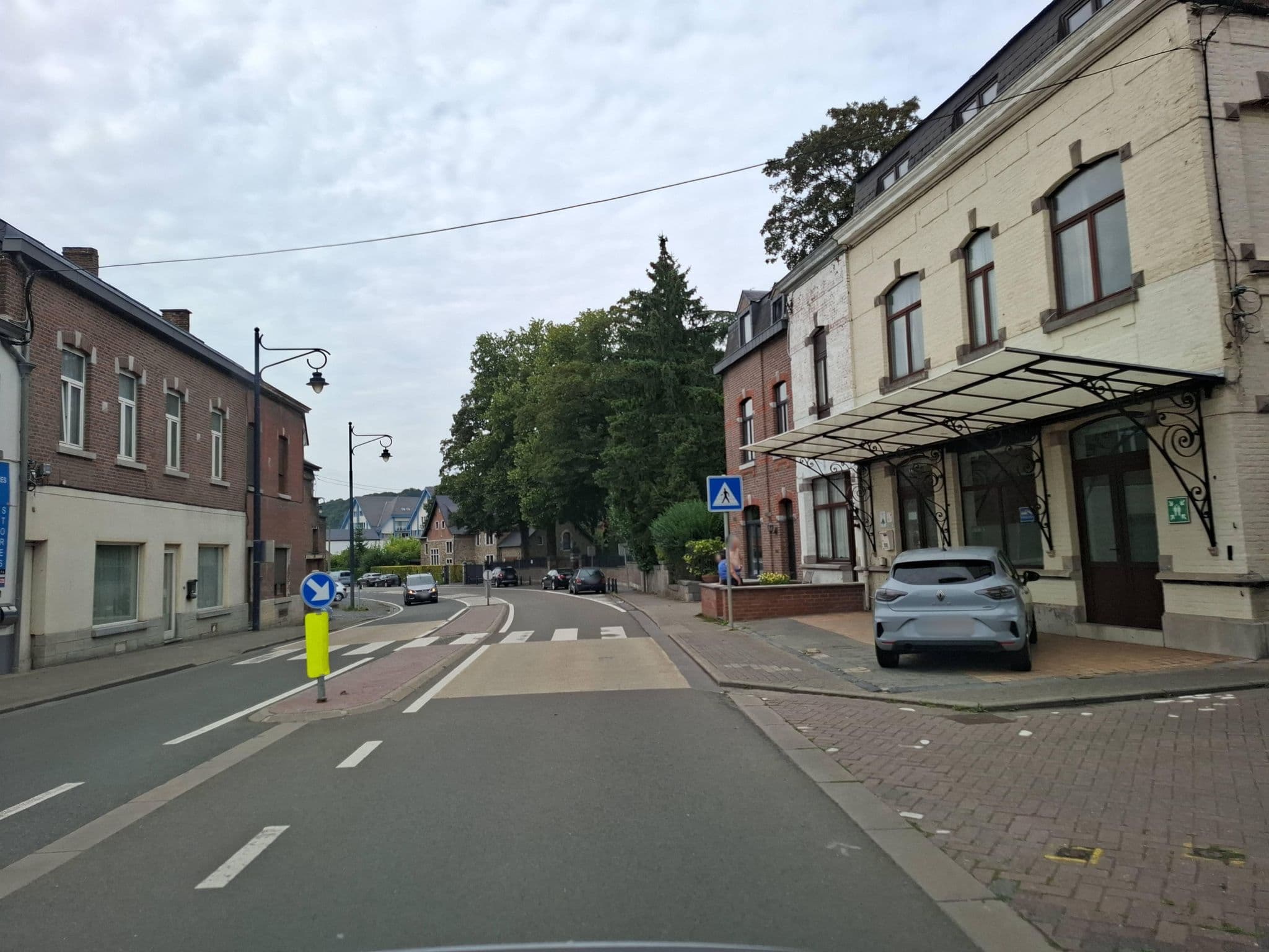Street view near Novotel Namur, Dave — © masterofnoroad (CC BY-SA · Mapillary)