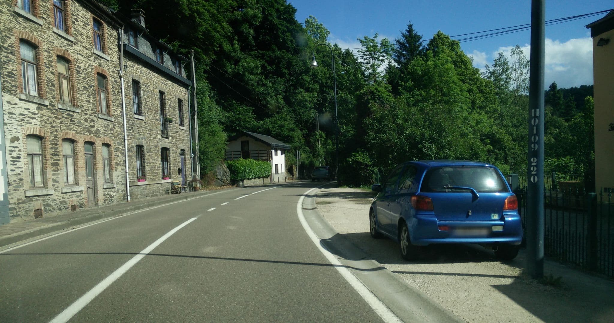 Street view near La Vue, La Roche-en-Ardenne — © joostjakob (CC BY-SA · Mapillary)