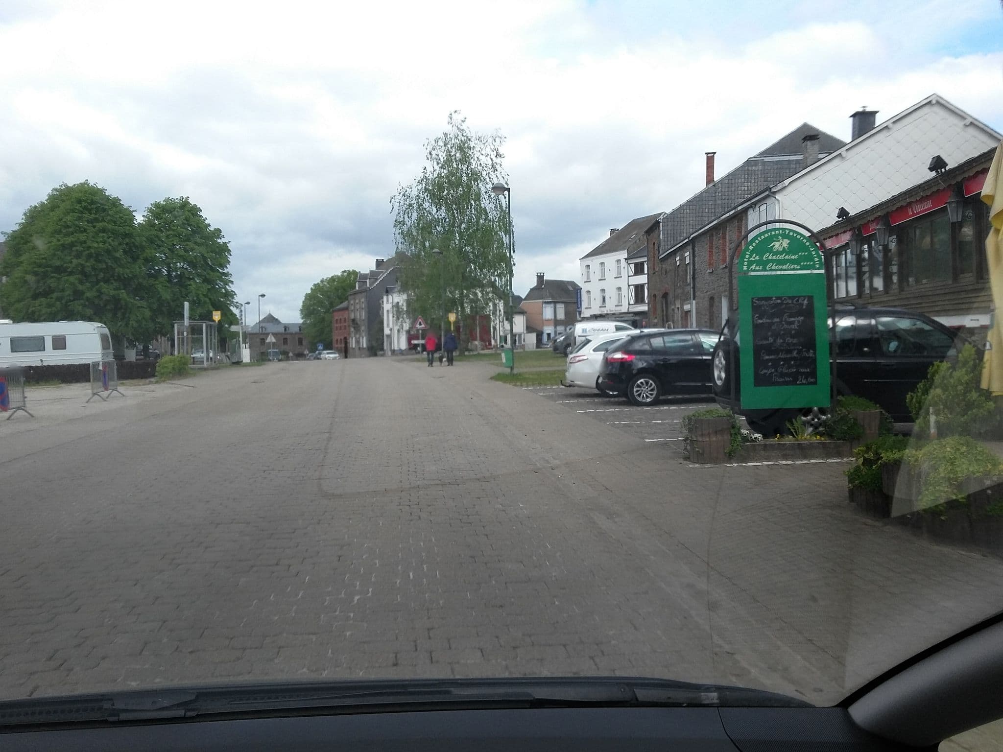 Street view near Hotel La Châtelaine & Aux Chevaliers, Herbeumont — © foxandpotatoes (CC BY-SA · Mapillary)