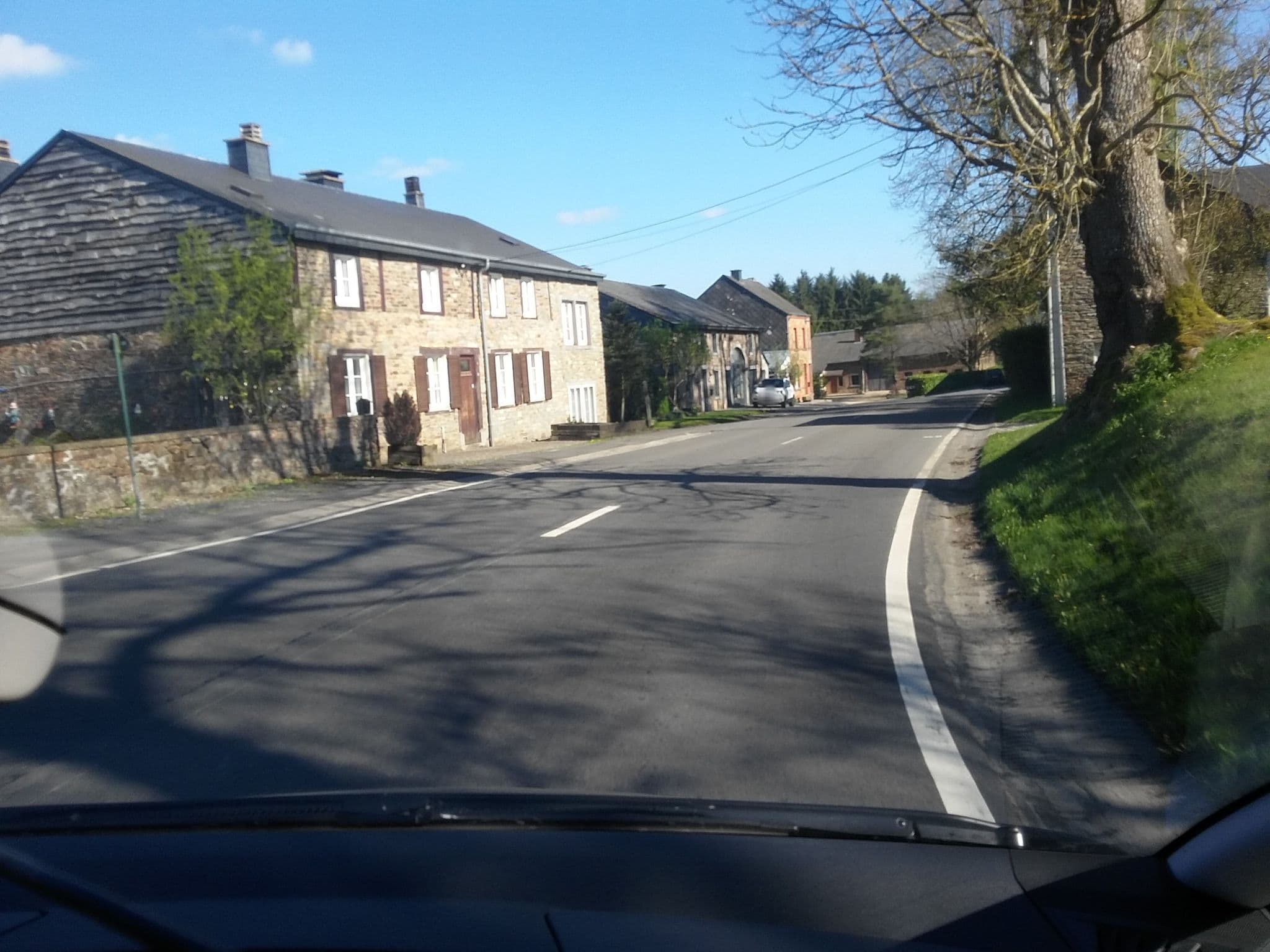 Street view near Hôtel Les Roses, Libin — © foxandpotatoes (CC BY-SA · Mapillary)