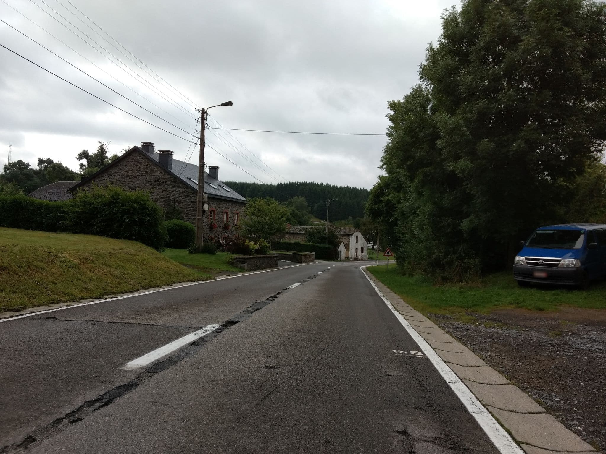 Street view near Gîte d'Étape Mormont, Houffalize — © polyglot (CC BY-SA · Mapillary)