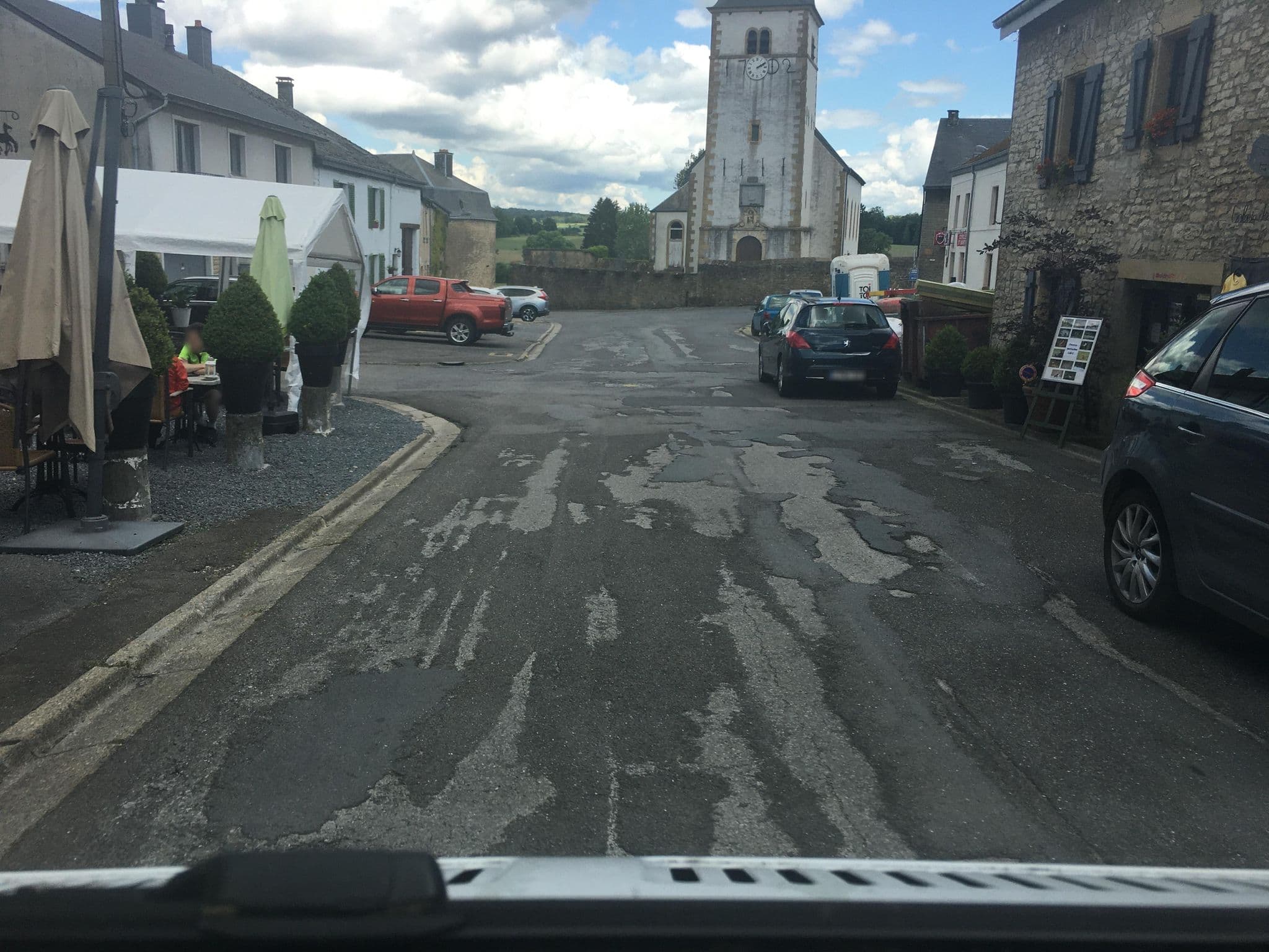 Street view near Le Relais De Chassepierre, Florenville — © raymond (CC BY-SA · Mapillary)