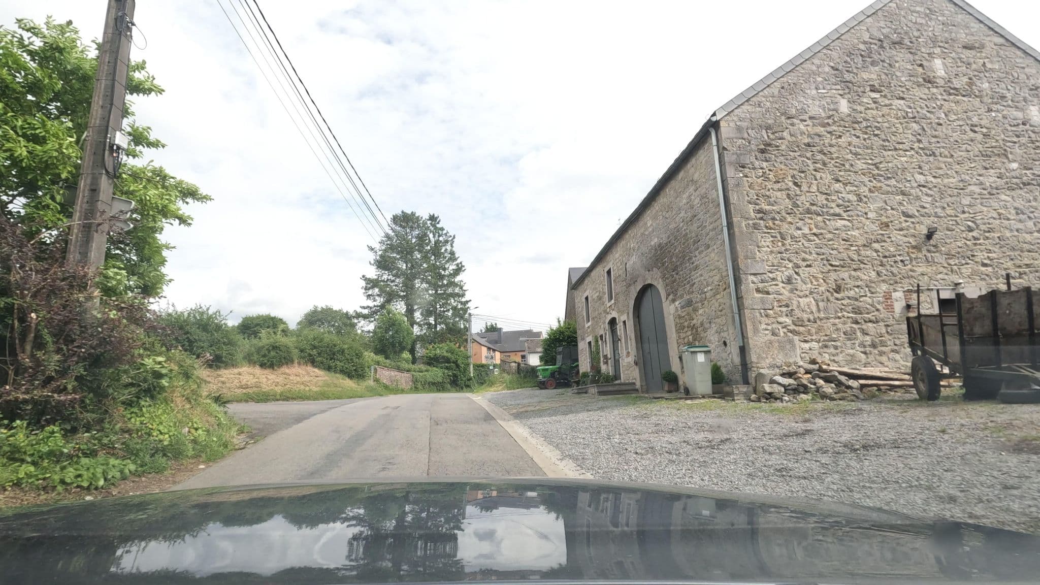 Street view near Le Parad'Yzier - chambres d'hôtes, Ferrières — © vinisa (CC BY-SA · Mapillary)
