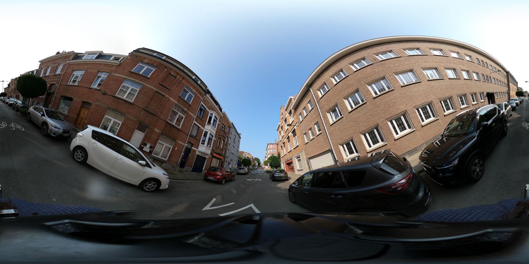 Street view near Internaat Sint Pieters woluwe, Woluwe-Saint-Lambert — © RaphaelPasLoin (CC BY-SA · Mapillary)