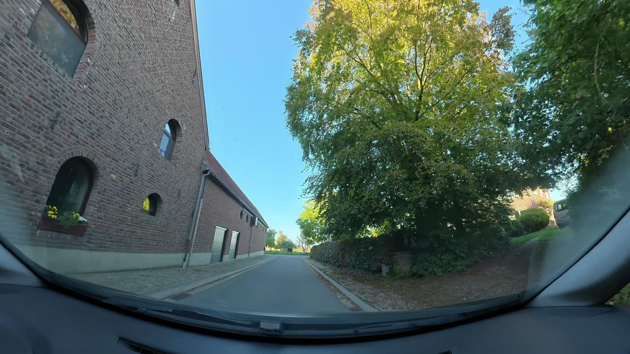 Street view near De tuin van Agatha, Guigoven — © VC2 (CC BY-SA · Mapillary)