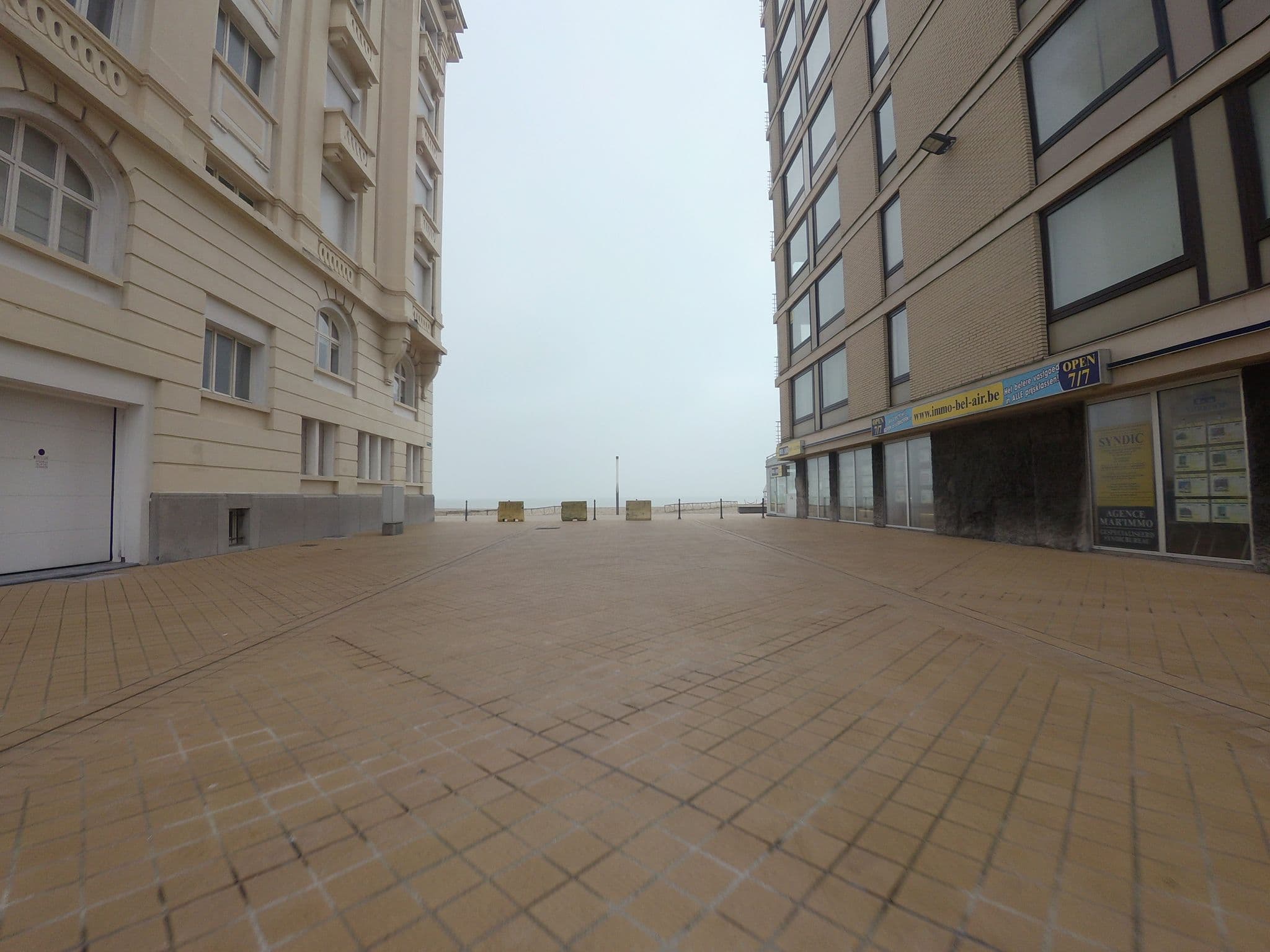 Street view near Golden Trust Apartments, Stene — © filipc (CC BY-SA · Mapillary)