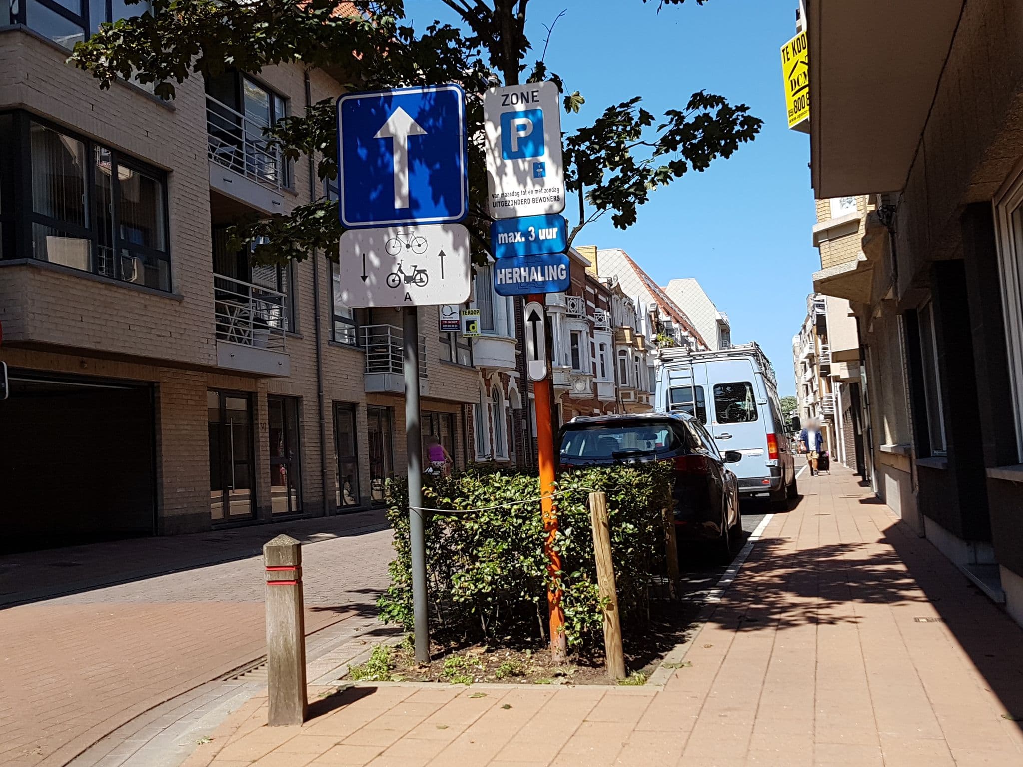 Street view near Du Littoral, Bredene — © filipc (CC BY-SA · Mapillary)