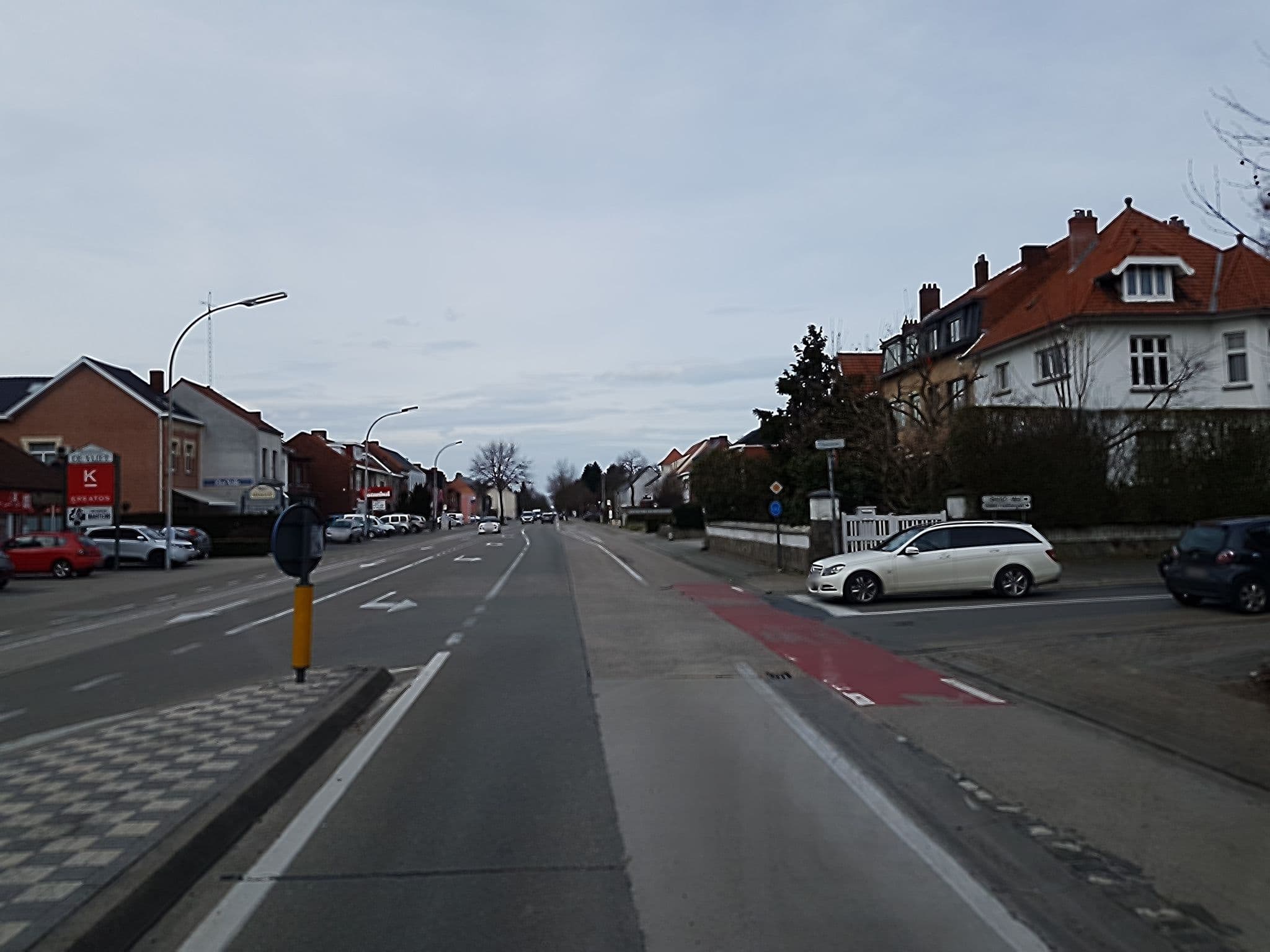 Street view near Hotel Huron, Mol — © filipc (CC BY-SA · Mapillary)