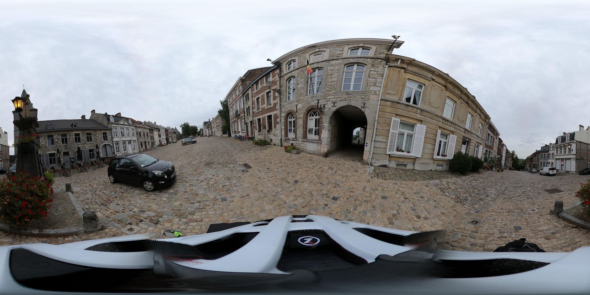 Street view near Auberge Le Dragon, Limbourg — © Mizuna (CC BY-SA · Mapillary)