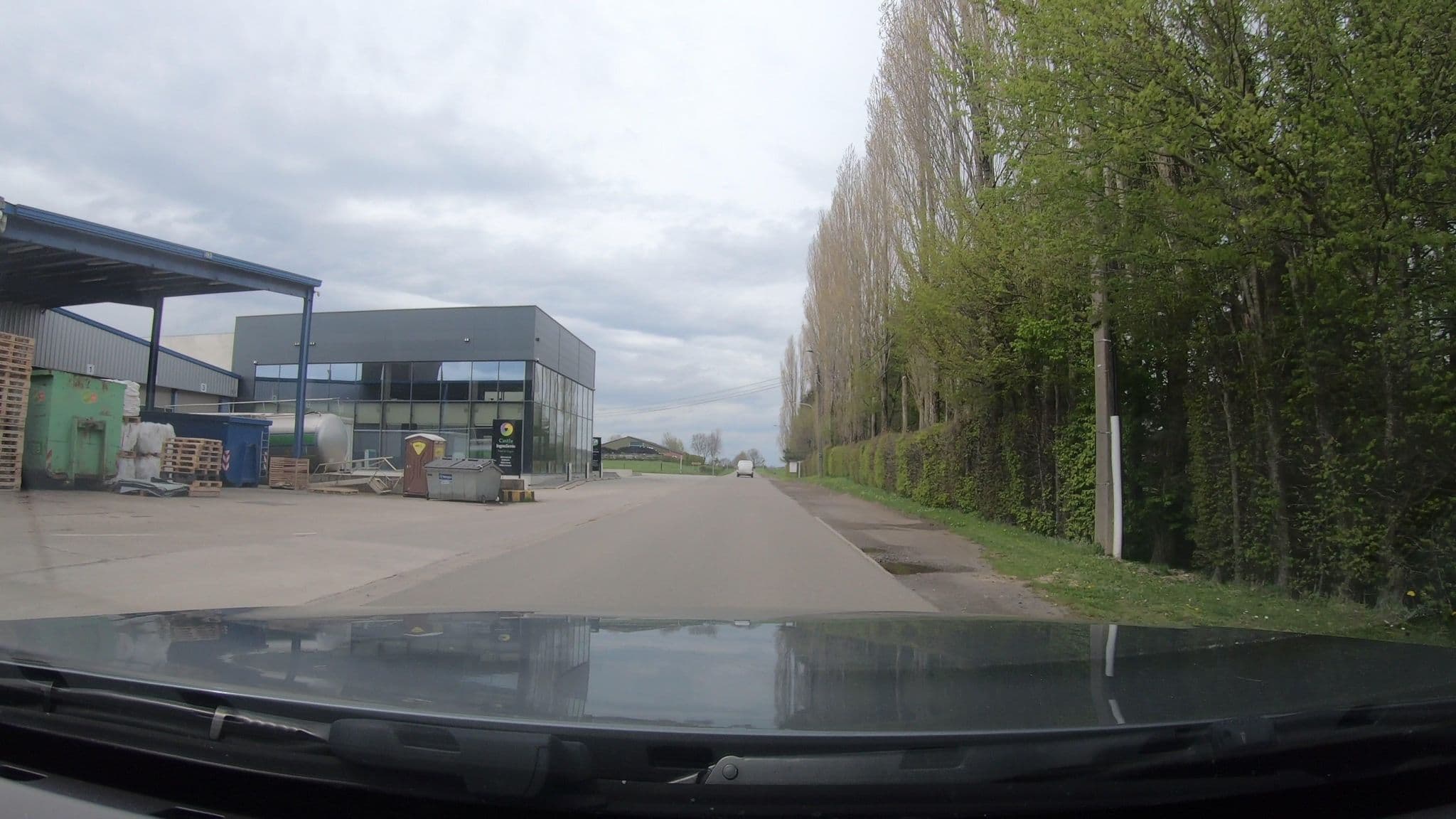 Street view near Tenhof, Vakwerkschuur, Hombourg — © vinisa (CC BY-SA · Mapillary)