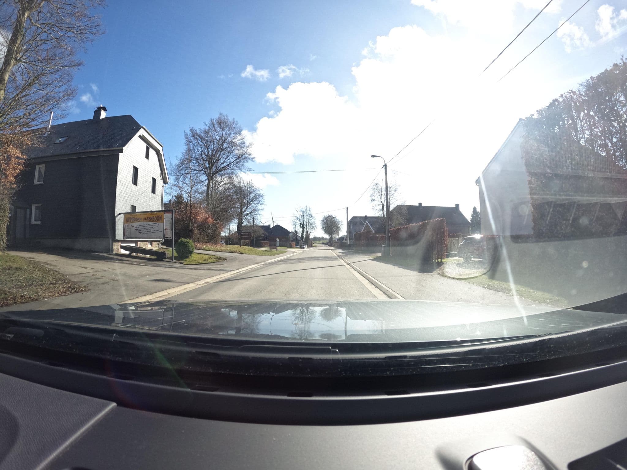 Street view near Le Gîte du Chien Vert, Elsenborn — © vinisa (CC BY-SA · Mapillary)
