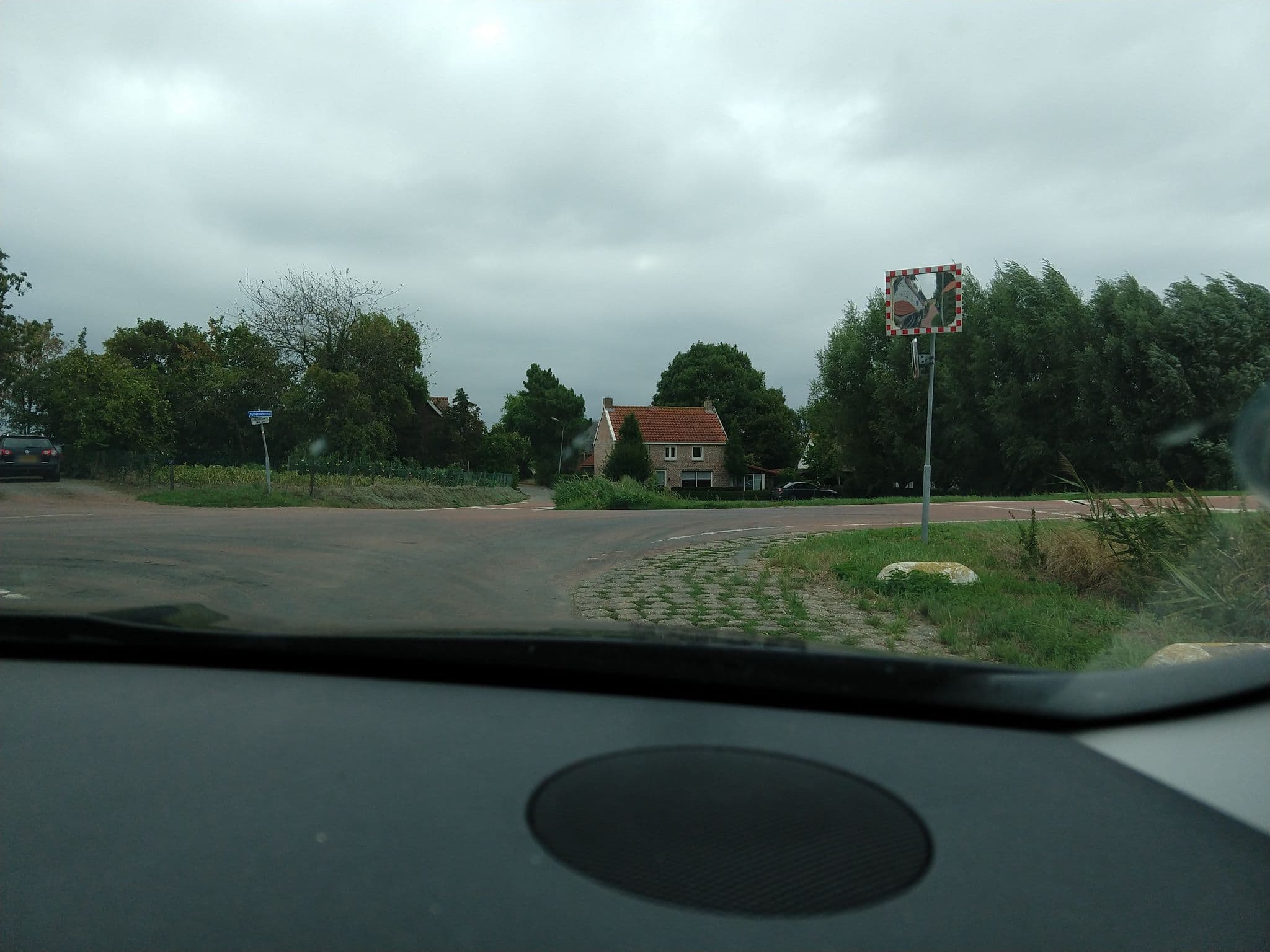 Street view near Duivenhoekseweg 10, Waarde — © adverburg (CC BY-SA · Mapillary)