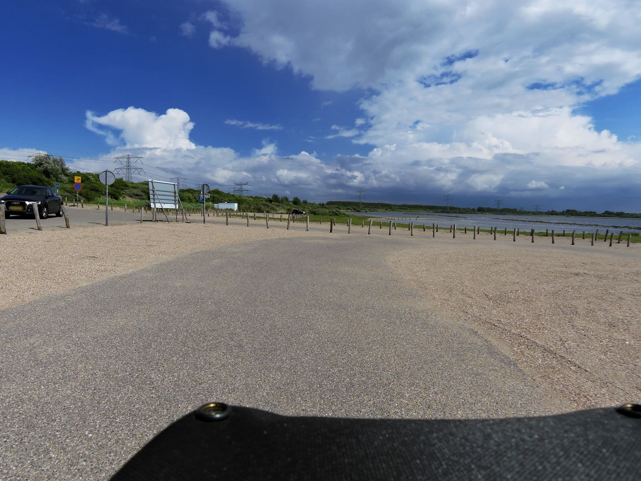 Street view near Strandweg, Oostvoorne — © sander_h (CC BY-SA · Mapillary)