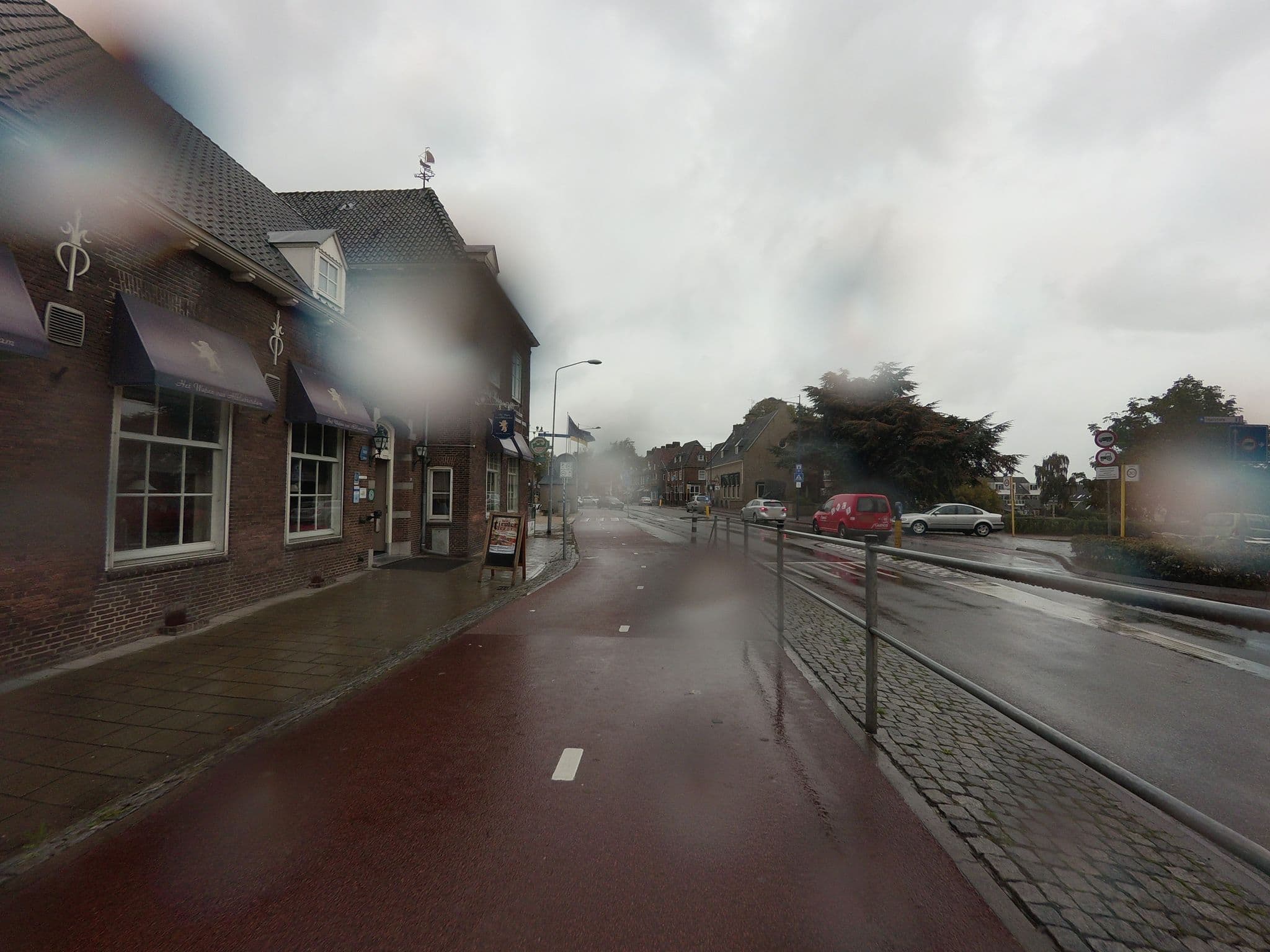 Street view near Hotel Het Wapen Van Alblasserdam, Alblasserdam — © ankeric (CC BY-SA · Mapillary)