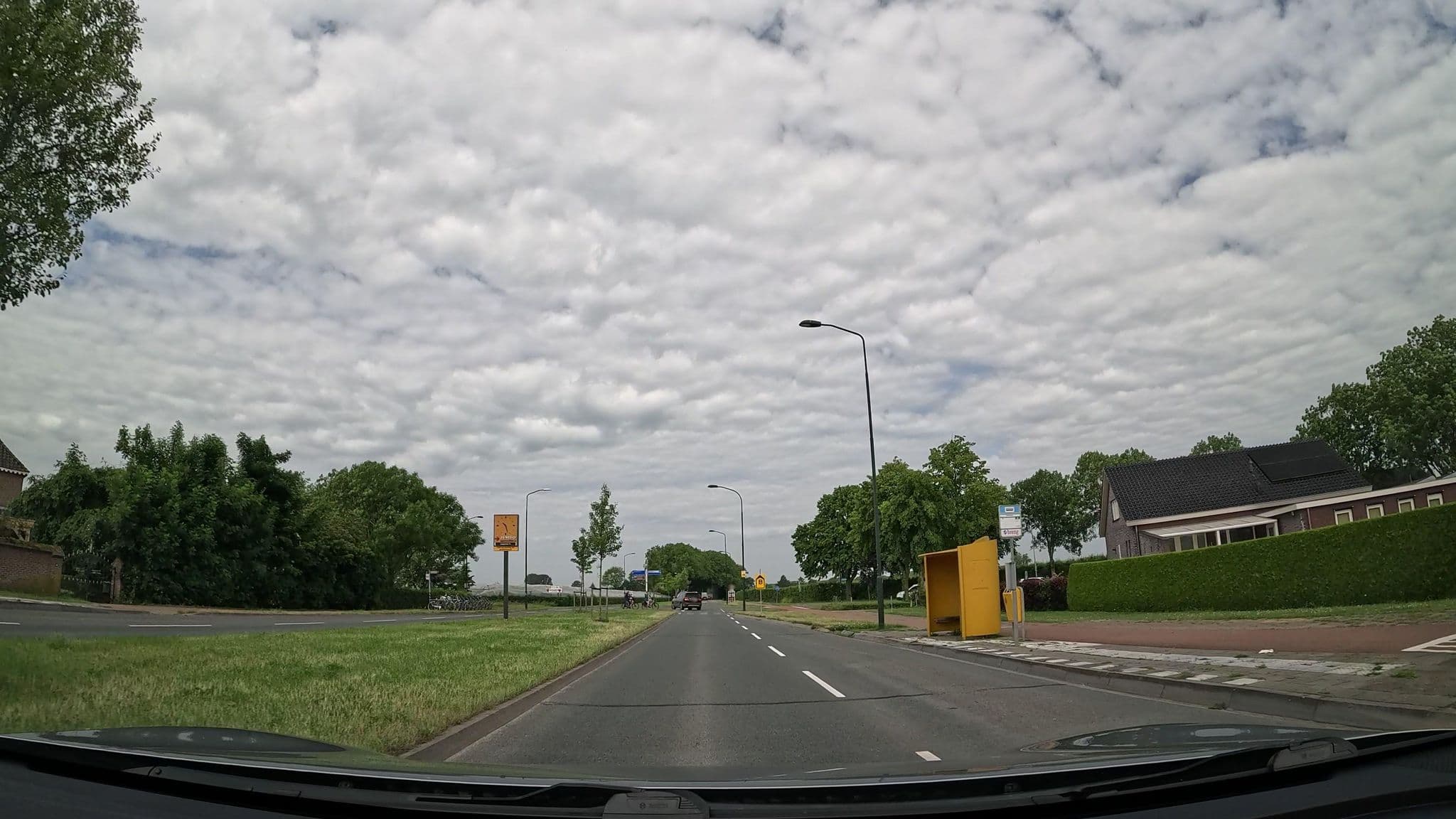 Street view near Het Hoogh Huys, Deest — © thewizard (CC BY-SA · Mapillary)
