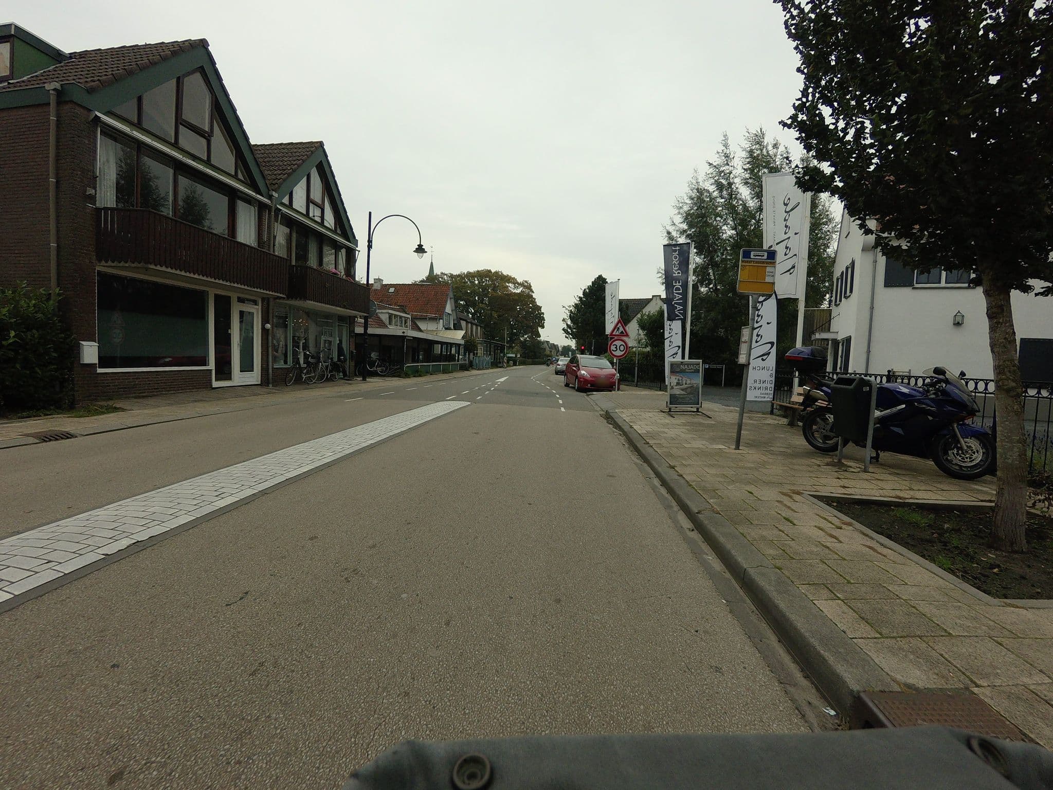 Street view near Najade resort, Oud-Loosdrecht — © ankeric (CC BY-SA · Mapillary)