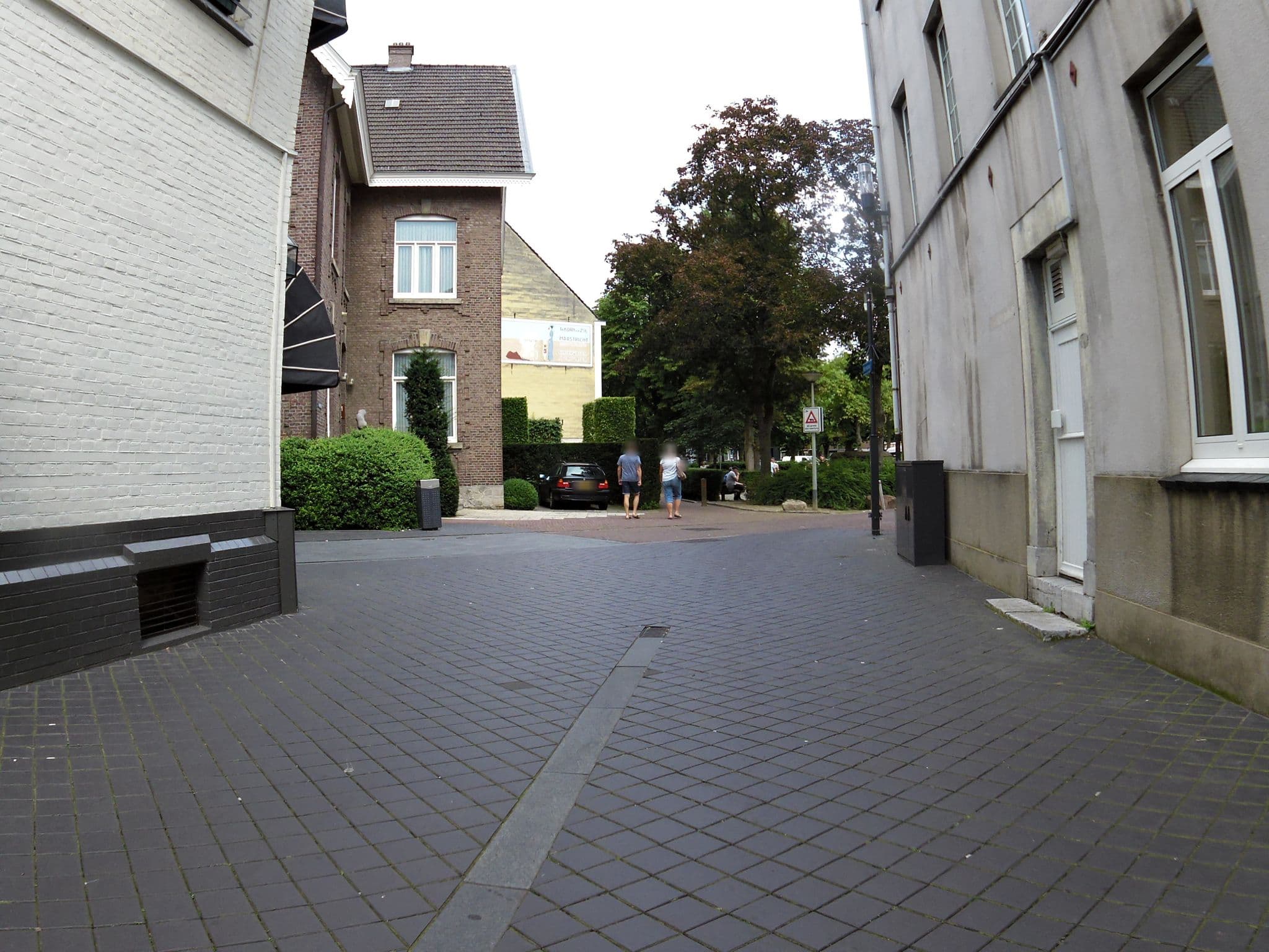 Street view near Hotel ZiZa, Broekhem — © madel (CC BY-SA · Mapillary)