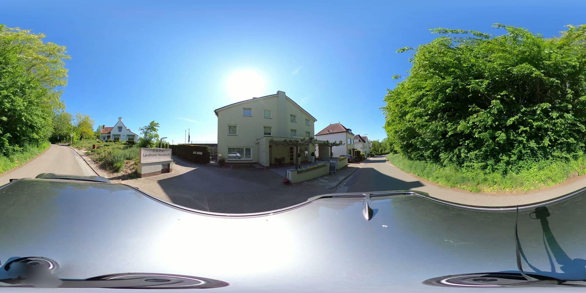 Street view near Landhotel Heuvelzicht / Restaurant de Tuinkamer, Klimmen — © thewizard (CC BY-SA · Mapillary)