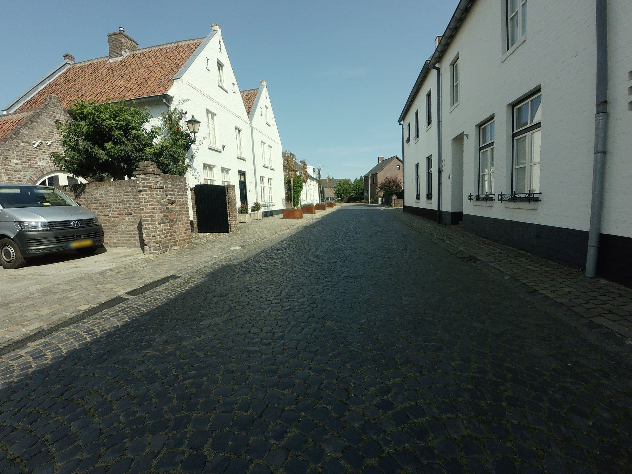 Street view near Landhuis Broeckmeulen, Thorn — © madel (CC BY-SA · Mapillary)