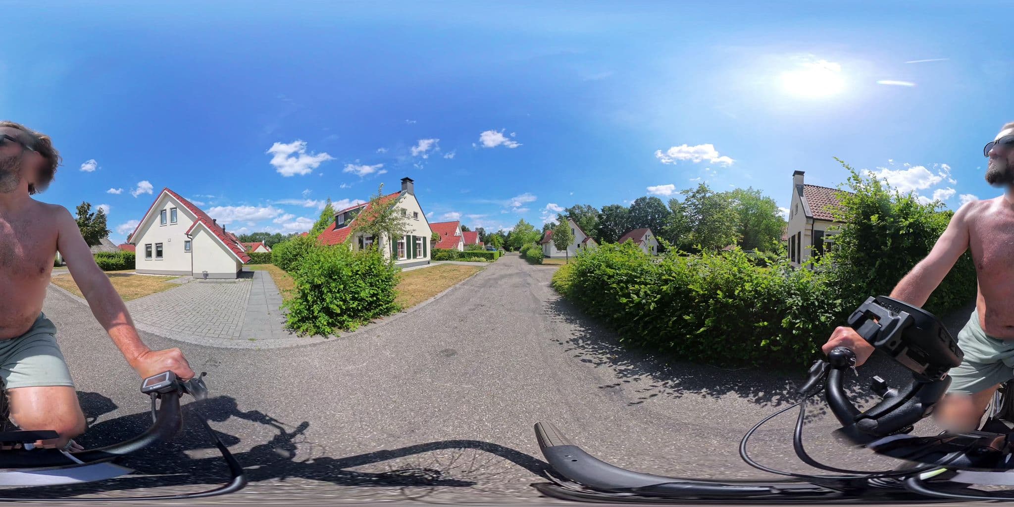 Street view near huisje 35, Grashoek — © ashokaking (CC BY-SA · Mapillary)