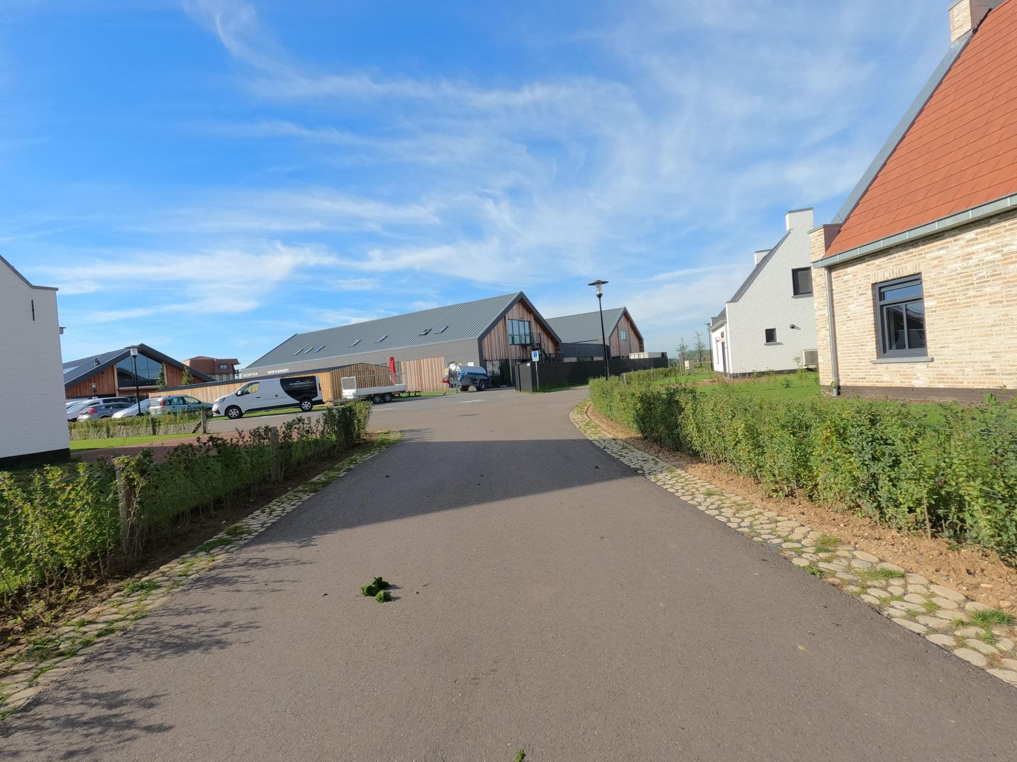 Street view near Parc Maasresidence Thorn, Thorn — © hektor1989 (CC BY-SA · Mapillary)