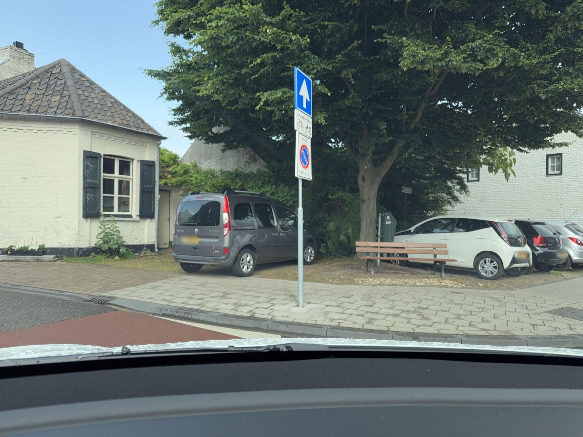 Street view near Café Pension De Pegel, Thorn — © ottor (CC BY-SA · Mapillary)