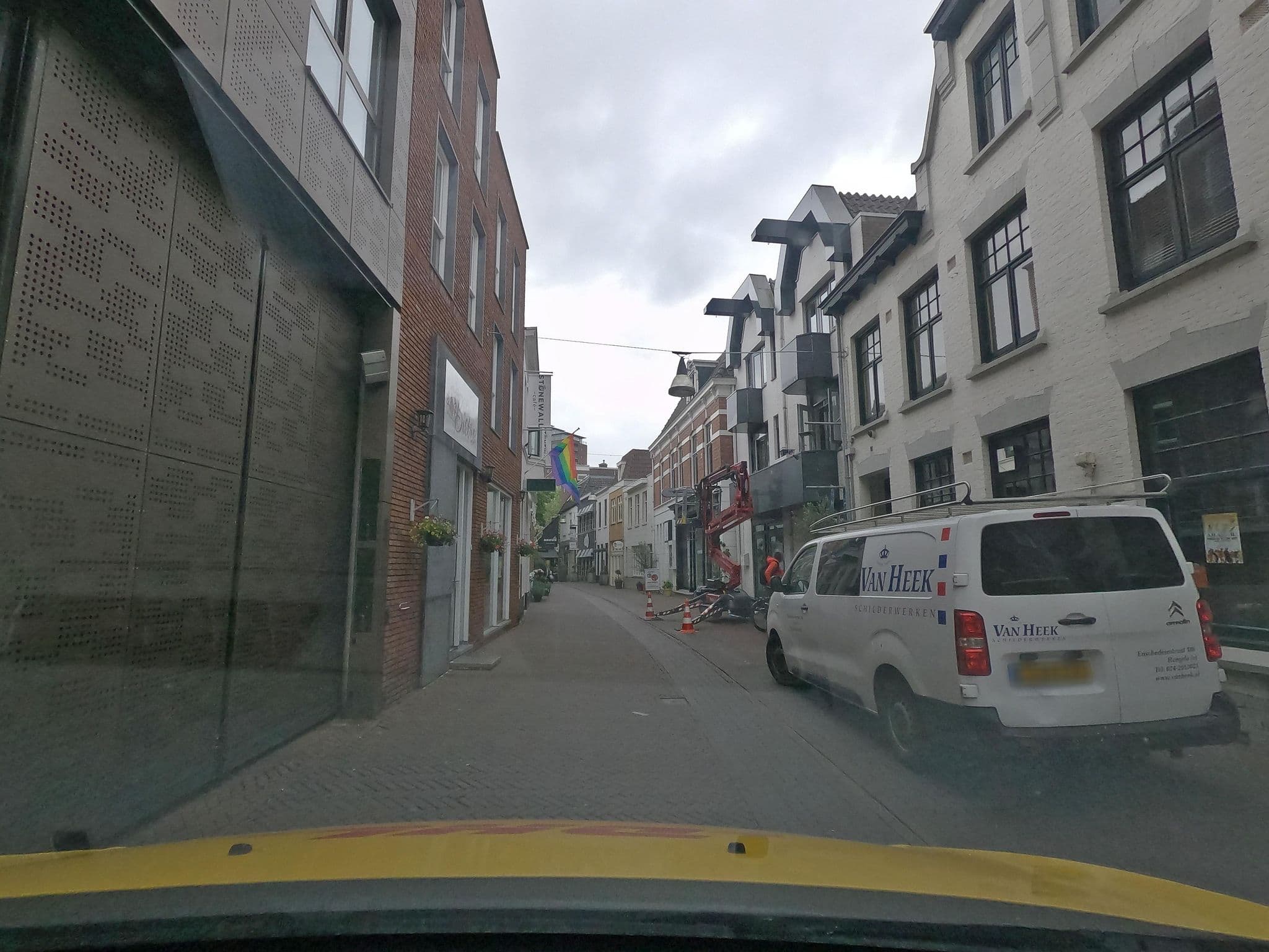 Street view near B&B Oekepoek Down Town, Enschede — © jonrellim (CC BY-SA · Mapillary)