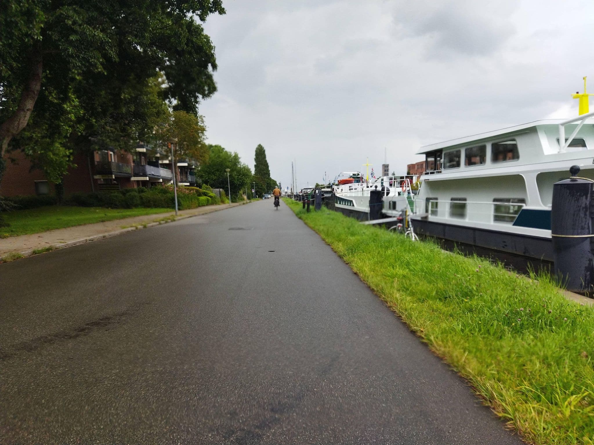 Street view near MS Dutch Opera, Oosterpark — © changchun1 (CC BY-SA · Mapillary)
