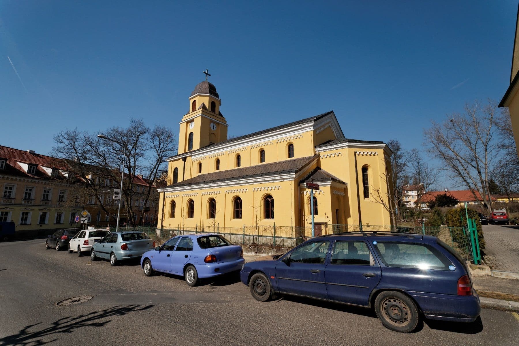 Street view near Abbazia, Františkovy Lázně — © txllxt (CC BY-SA · Mapillary)