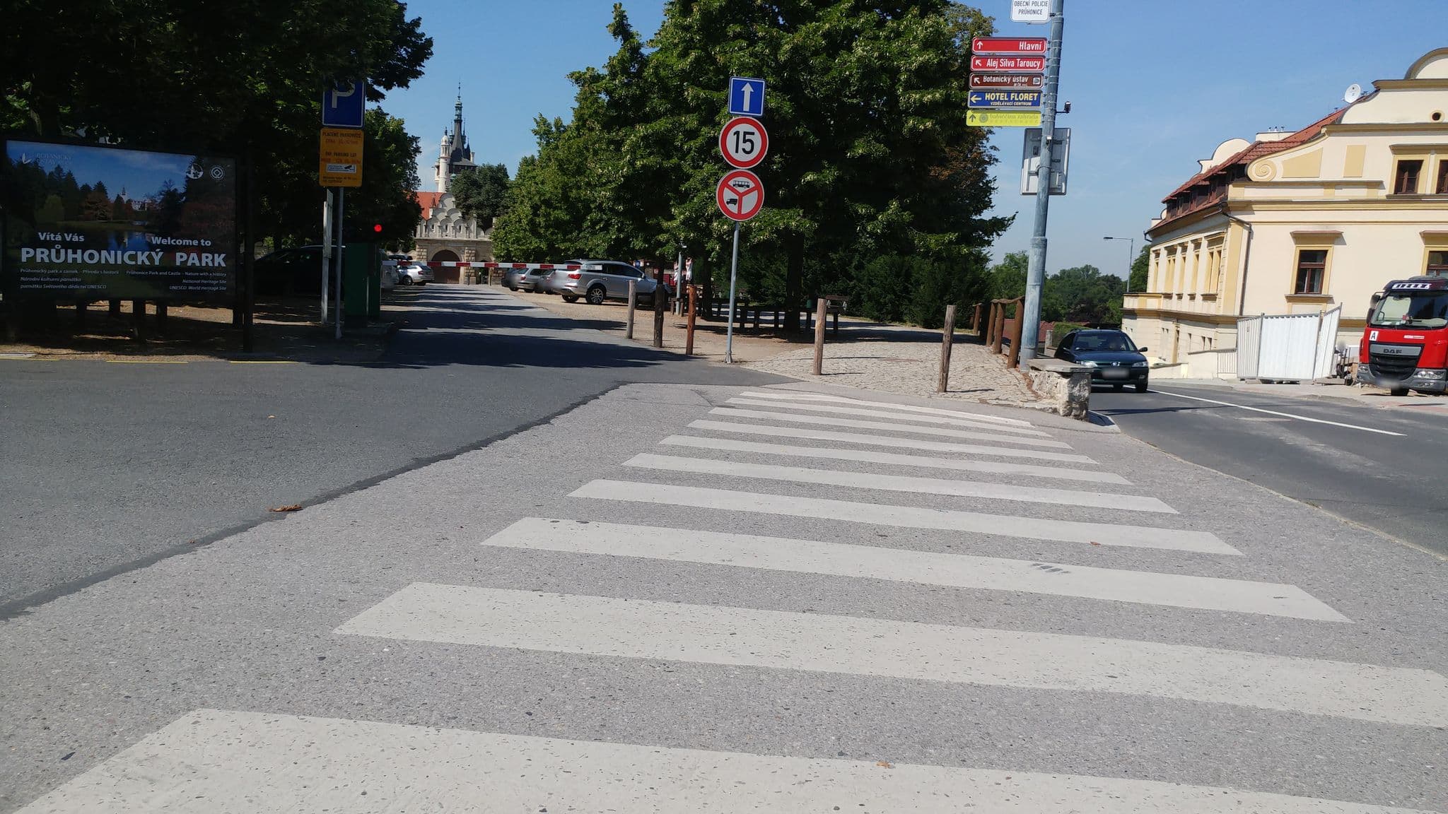 Street view near Superlux, Průhonice — © pbb (CC BY-SA · Mapillary)