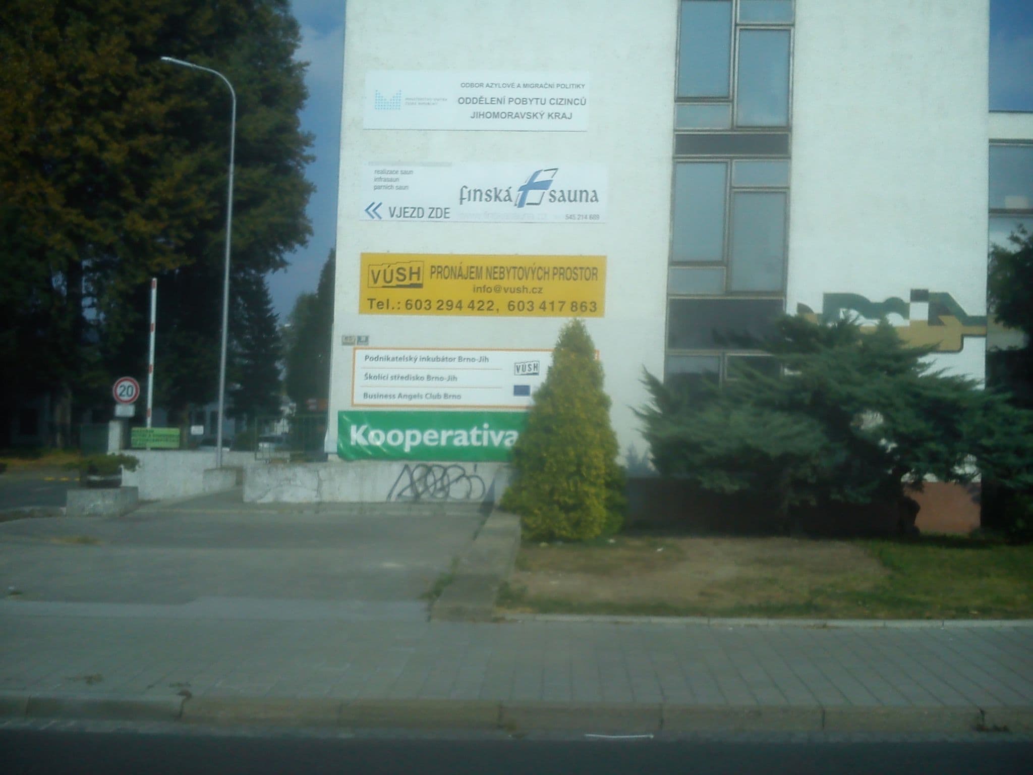 Street view near Ubytovna Komárov, Brno-jih — © clon (CC BY-SA · Mapillary)