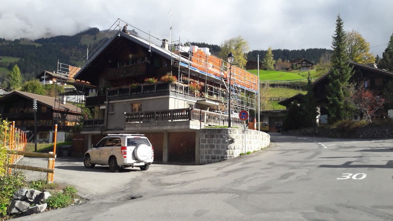 Street view near Chalet Les Essertons, Villars-sur-Ollon — © crontab (CC BY-SA · Mapillary)