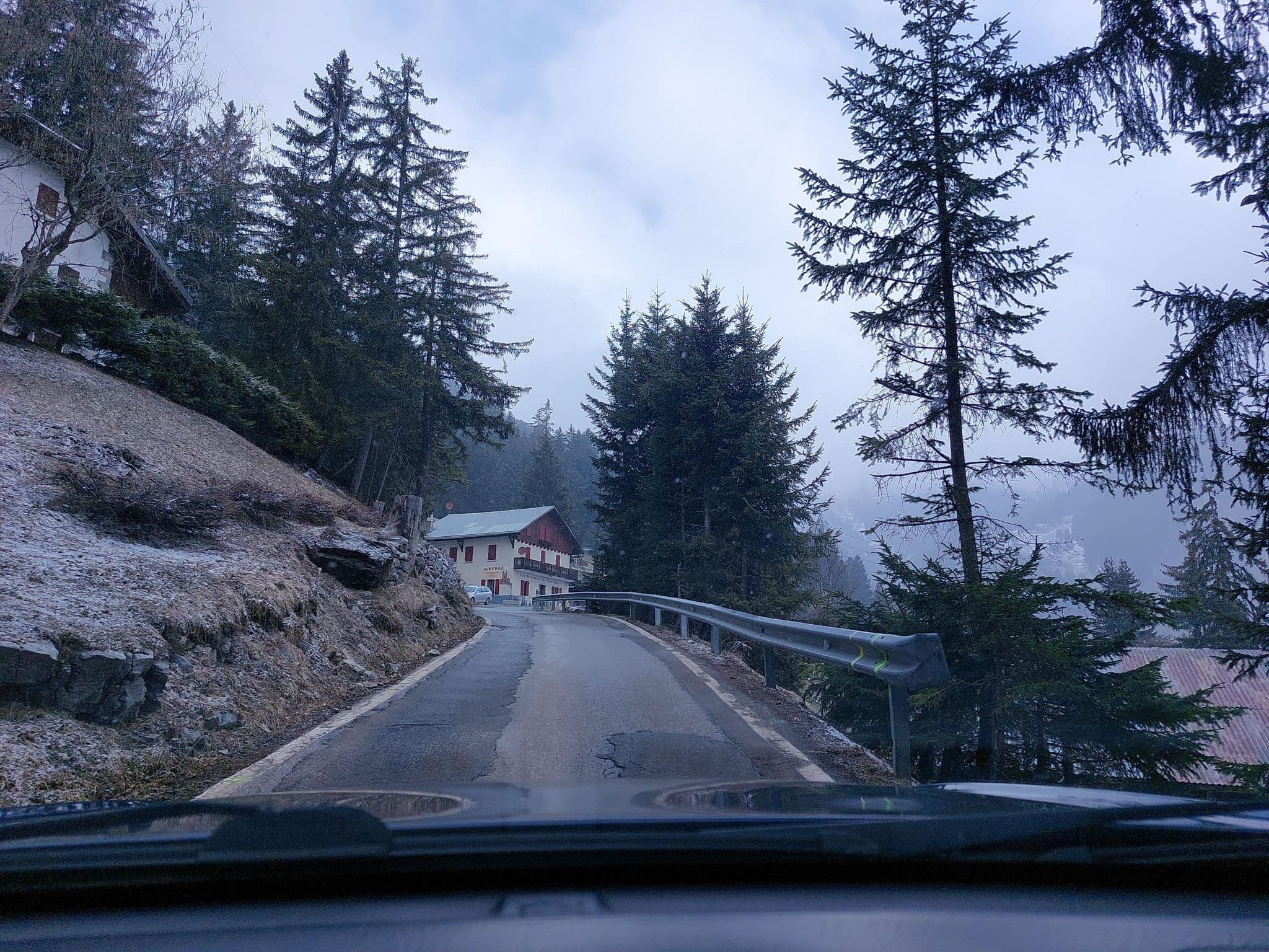 Street view near Auberge Café Restaurant, Savièse — © Balbenar (CC BY-SA · Mapillary)