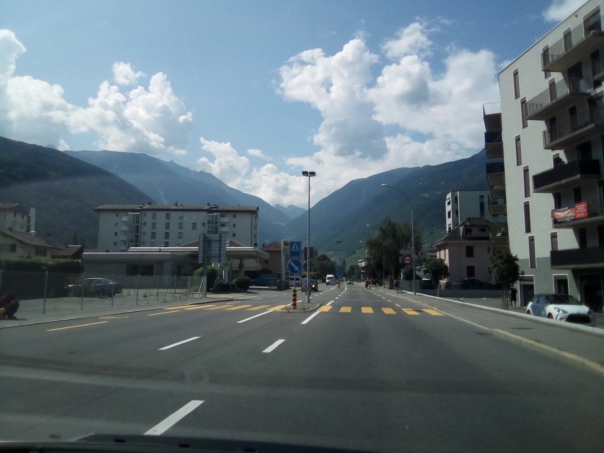 Street view near Hôtel Relais du Grand-Quai, Martigny-Ville — © randalf (CC BY-SA · Mapillary)