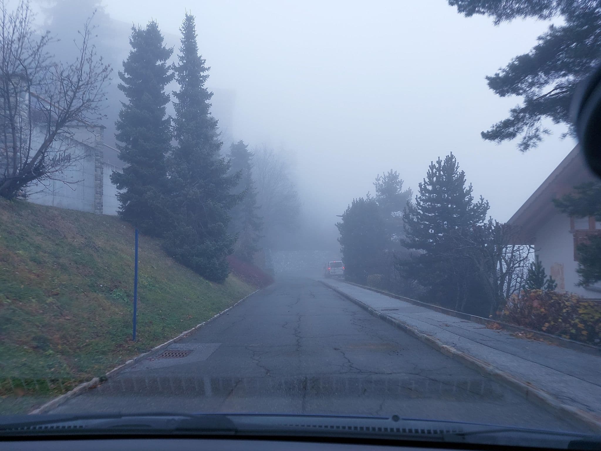 Street view near Apartment Cascades d'Eden 2, Montana — © Balbenar (CC BY-SA · Mapillary)