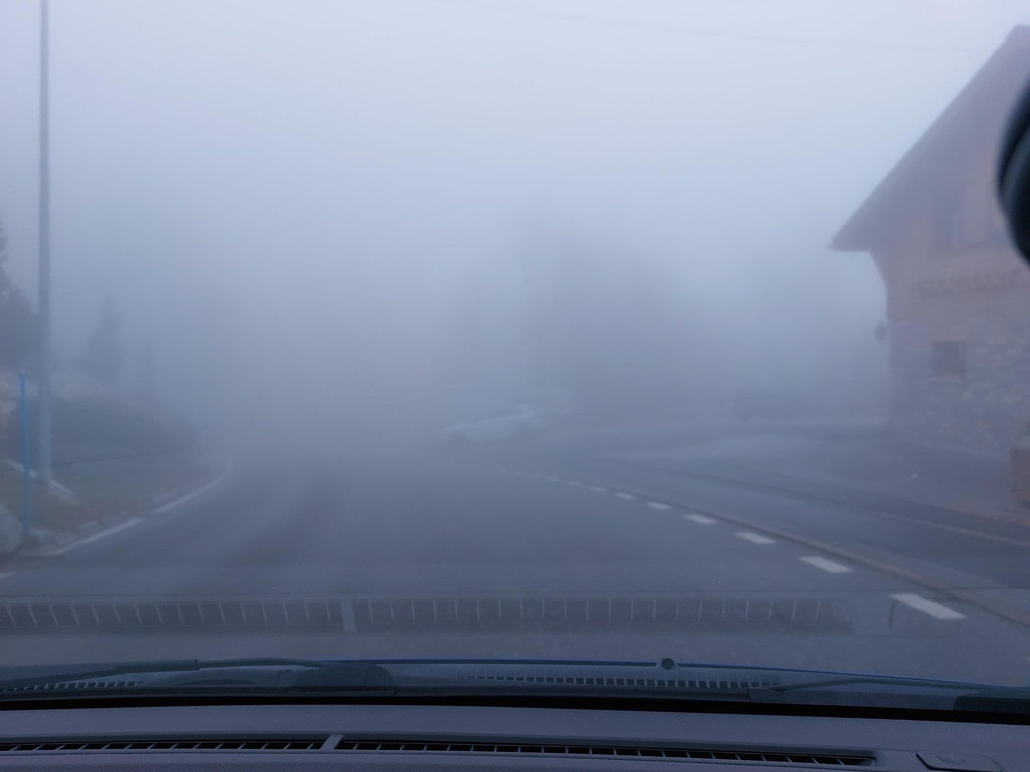 Street view near Diligence cuisine Libanaise, Randogne — © Balbenar (CC BY-SA · Mapillary)