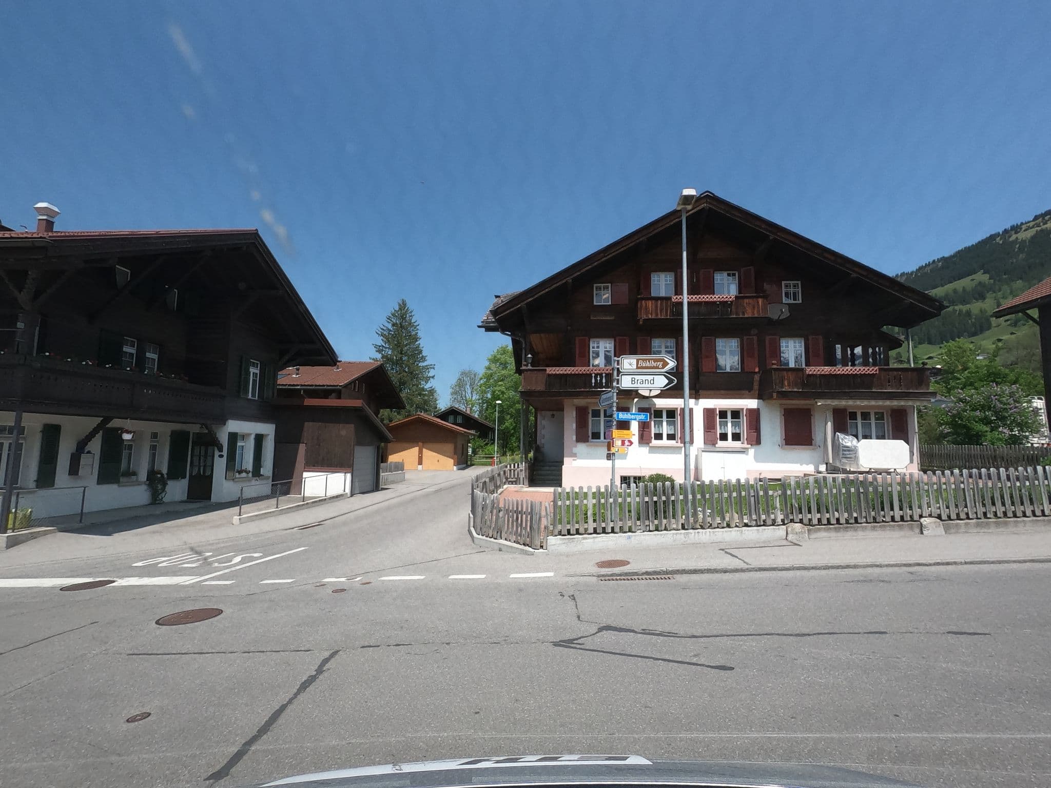 Street view near Apartment Bühlbergstrasse, Lenk — © canadarunner (CC BY-SA · Mapillary)