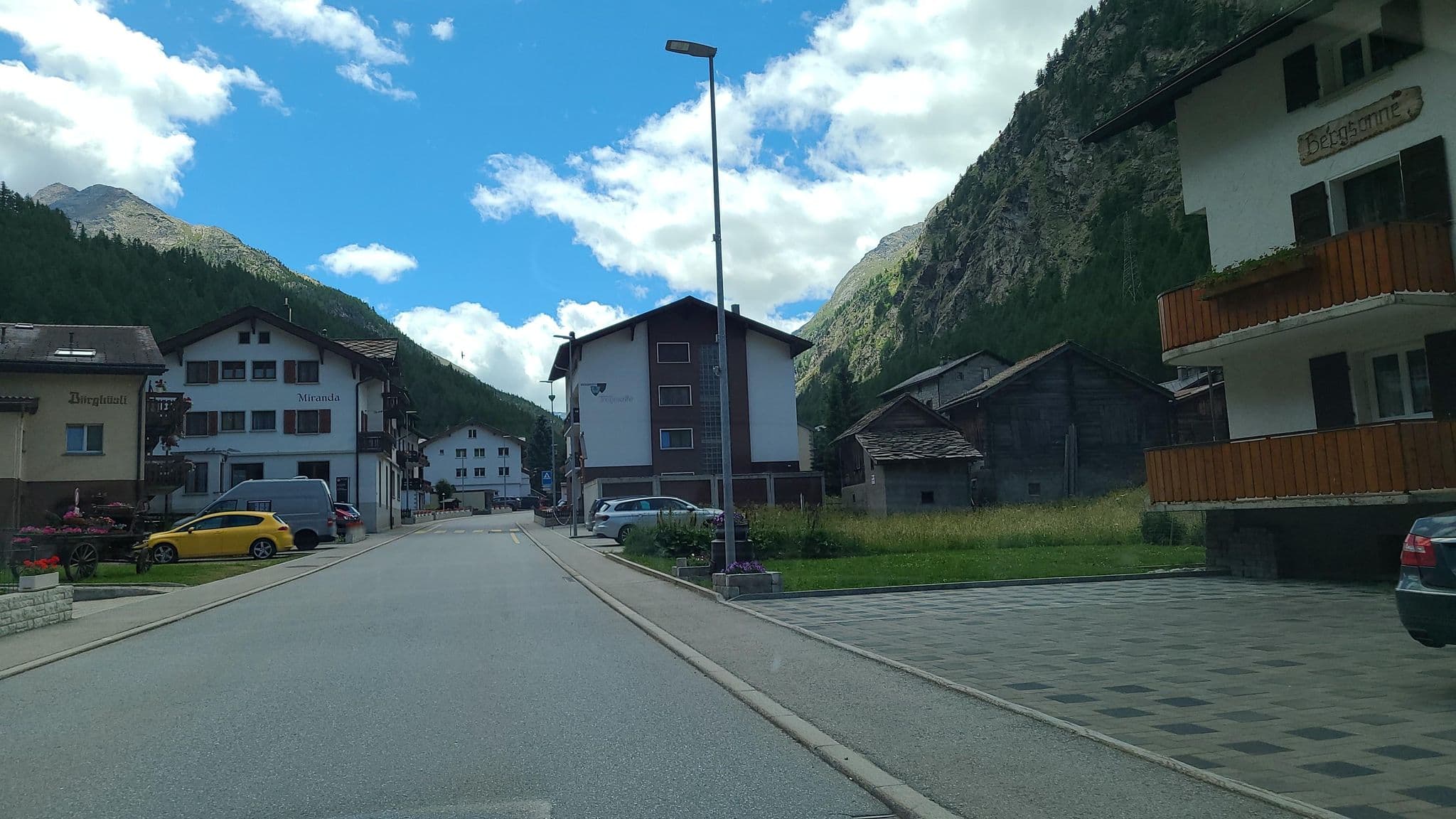 Street view near Wellness Apartments Alpenrose, Saas-Fee — © chrisbeddow (CC BY-SA · Mapillary)