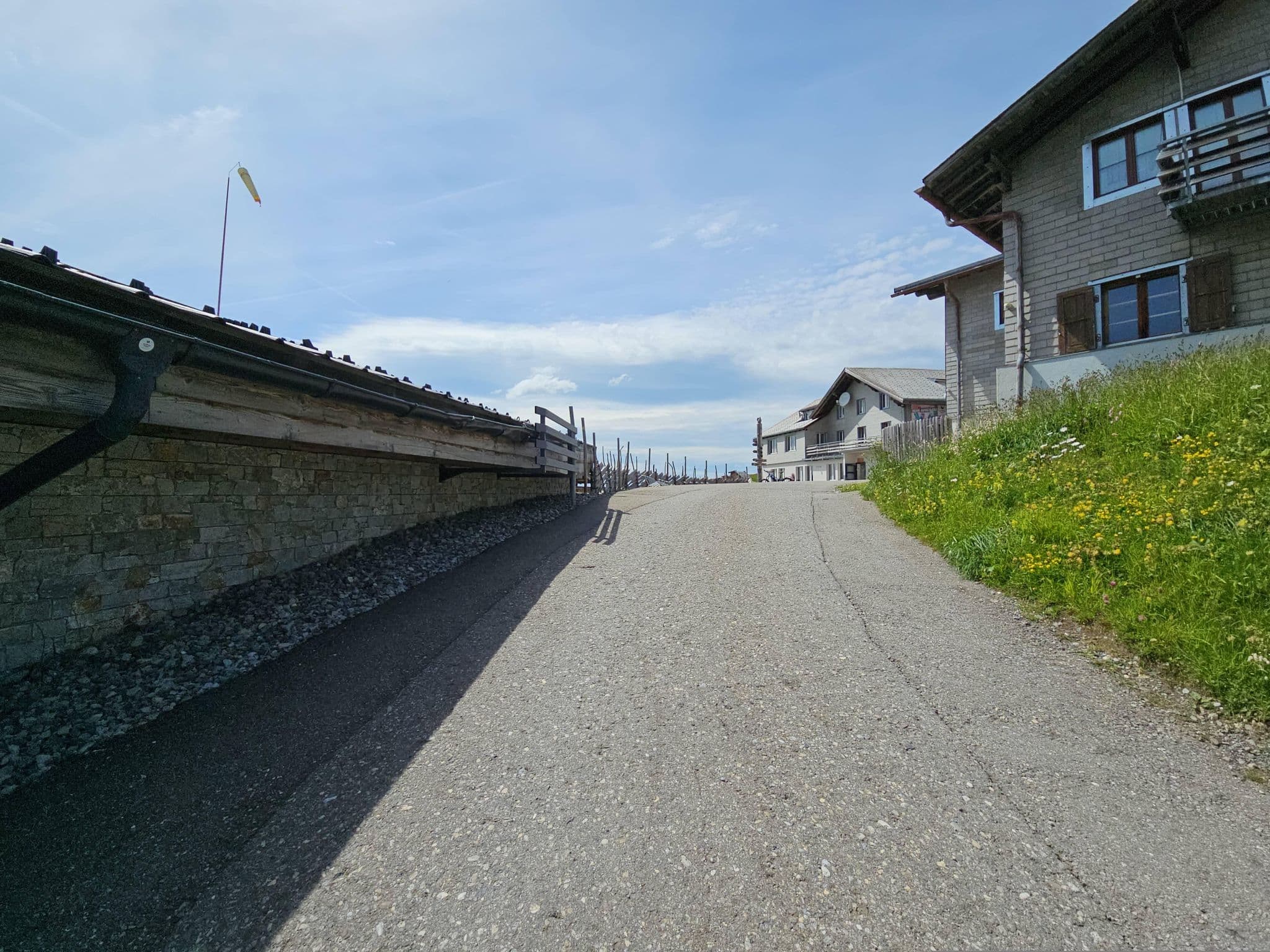 Street view near Hahnenmoos Berghotel, Lenk — © Yha1 (CC BY-SA · Mapillary)