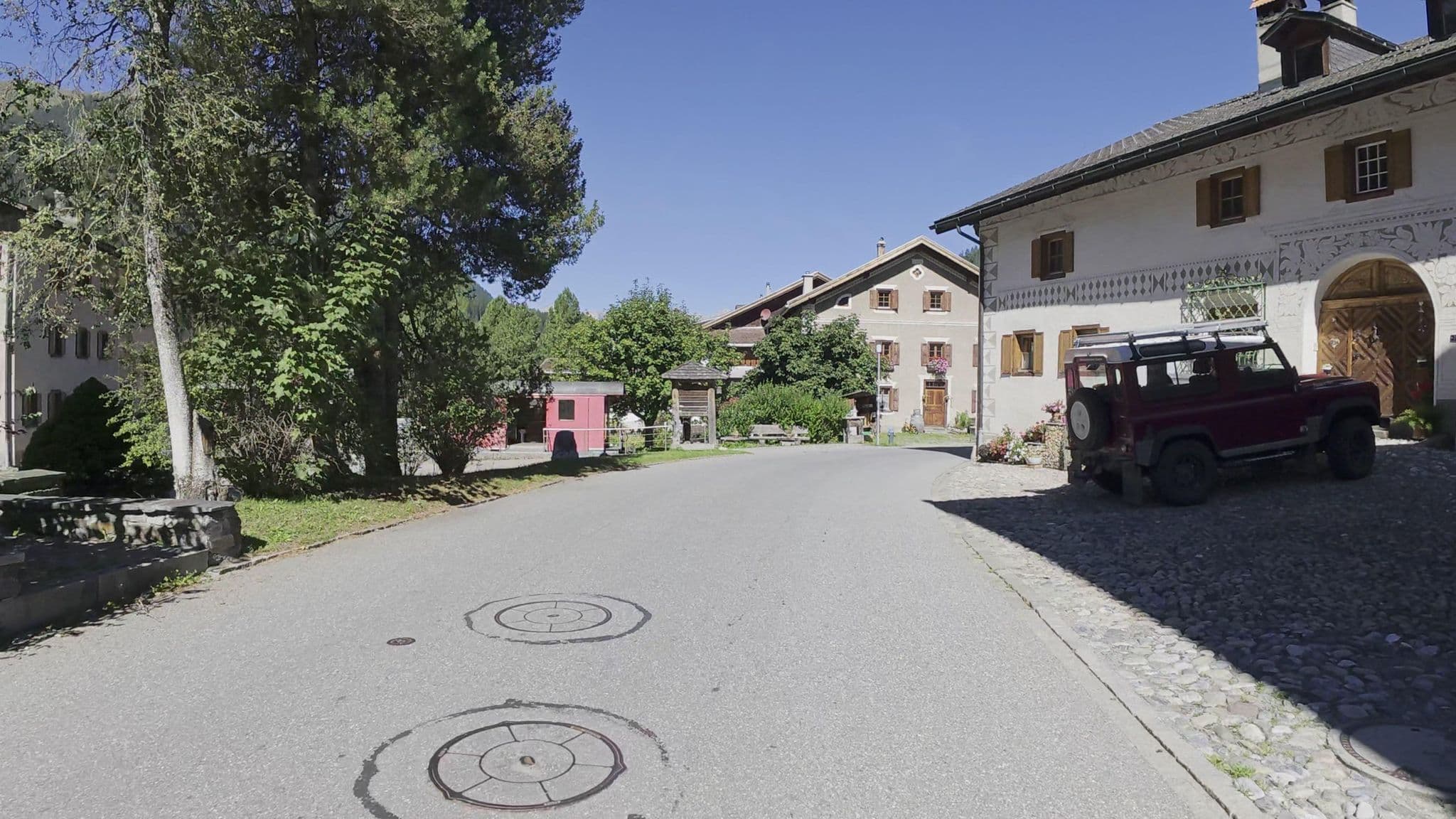 Street view near Sporthotel Bergün AG, Samedan — © Guzzi_Franze (CC BY-SA · Mapillary)