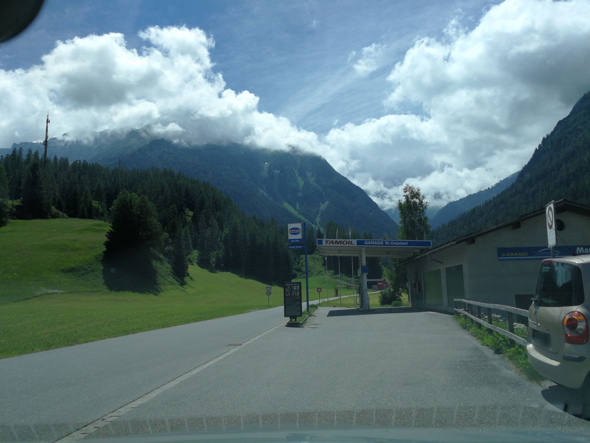 Street view near Appartementen Darlux Webster, Samedan — © barbe45 (CC BY-SA · Mapillary)