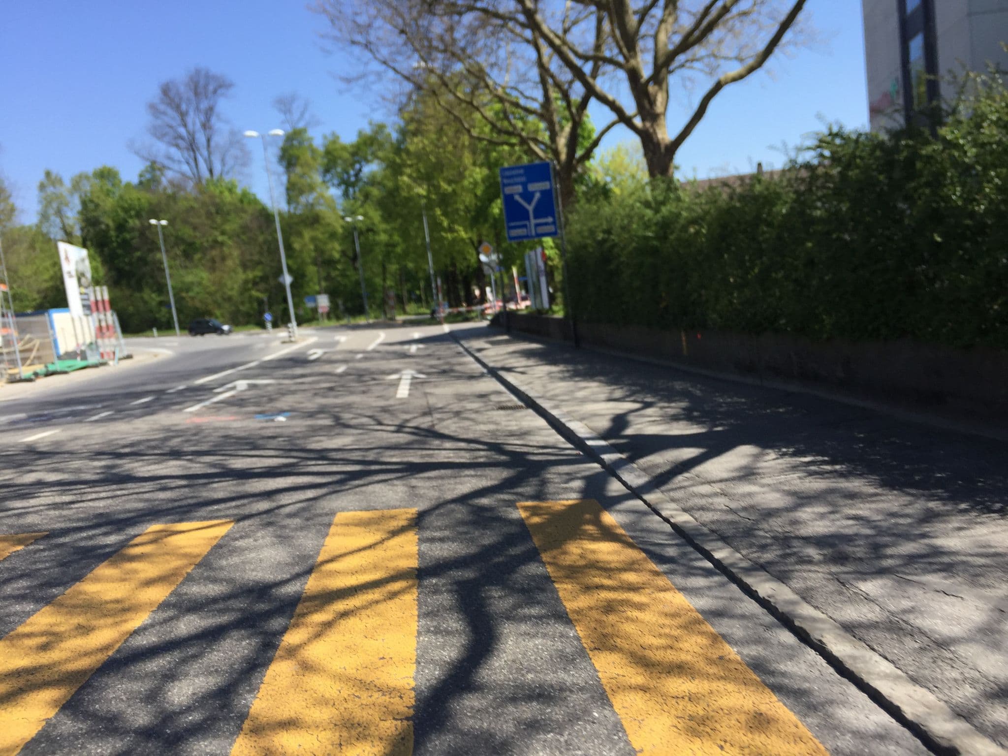Street view near GaleniCare Personalvorsorgestiftung, Köniz — © trac71 (CC BY-SA · Mapillary)
