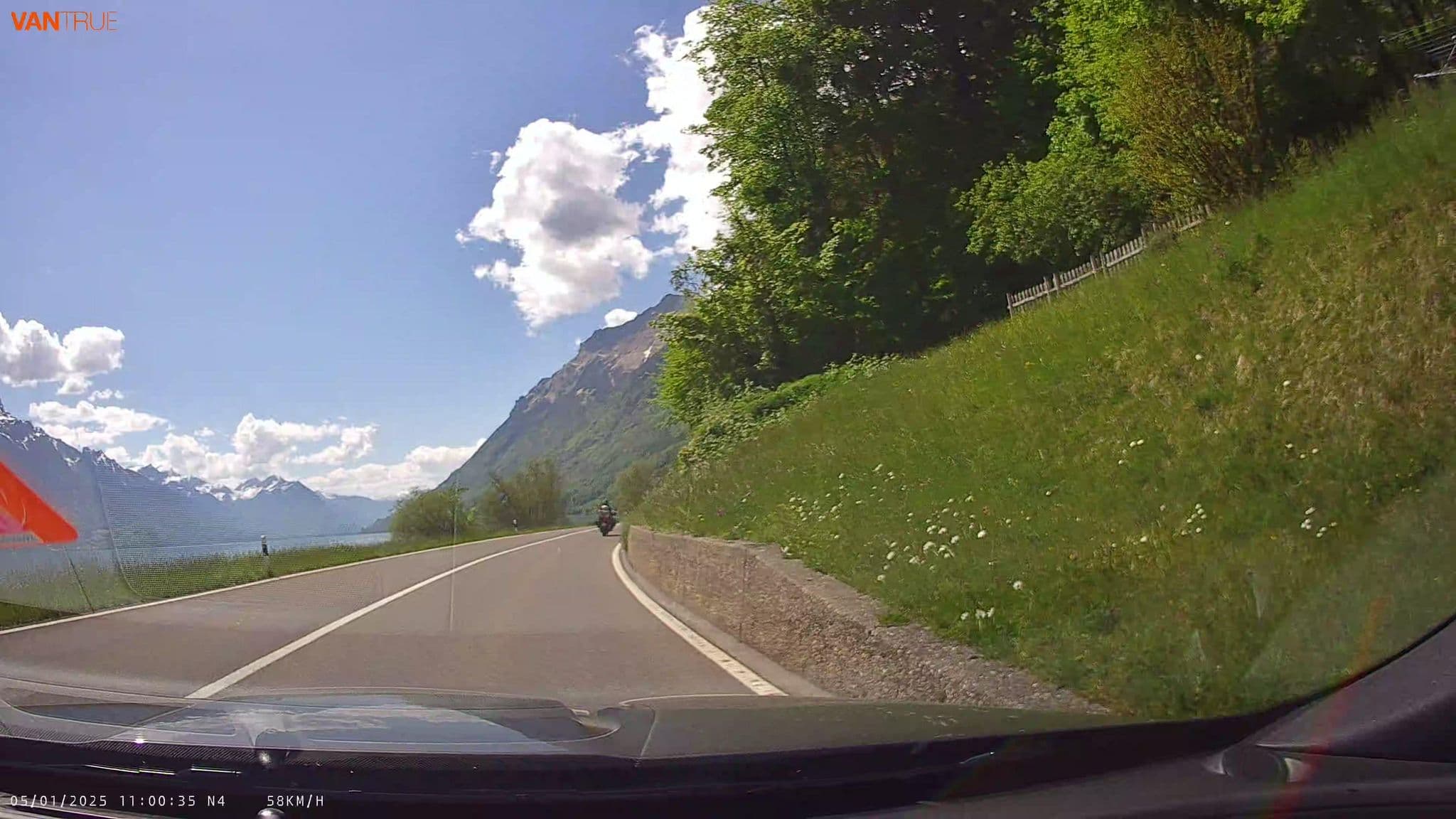 Street view near Hotel Wildbach AG, Brienz — © fcignat (CC BY-SA · Mapillary)