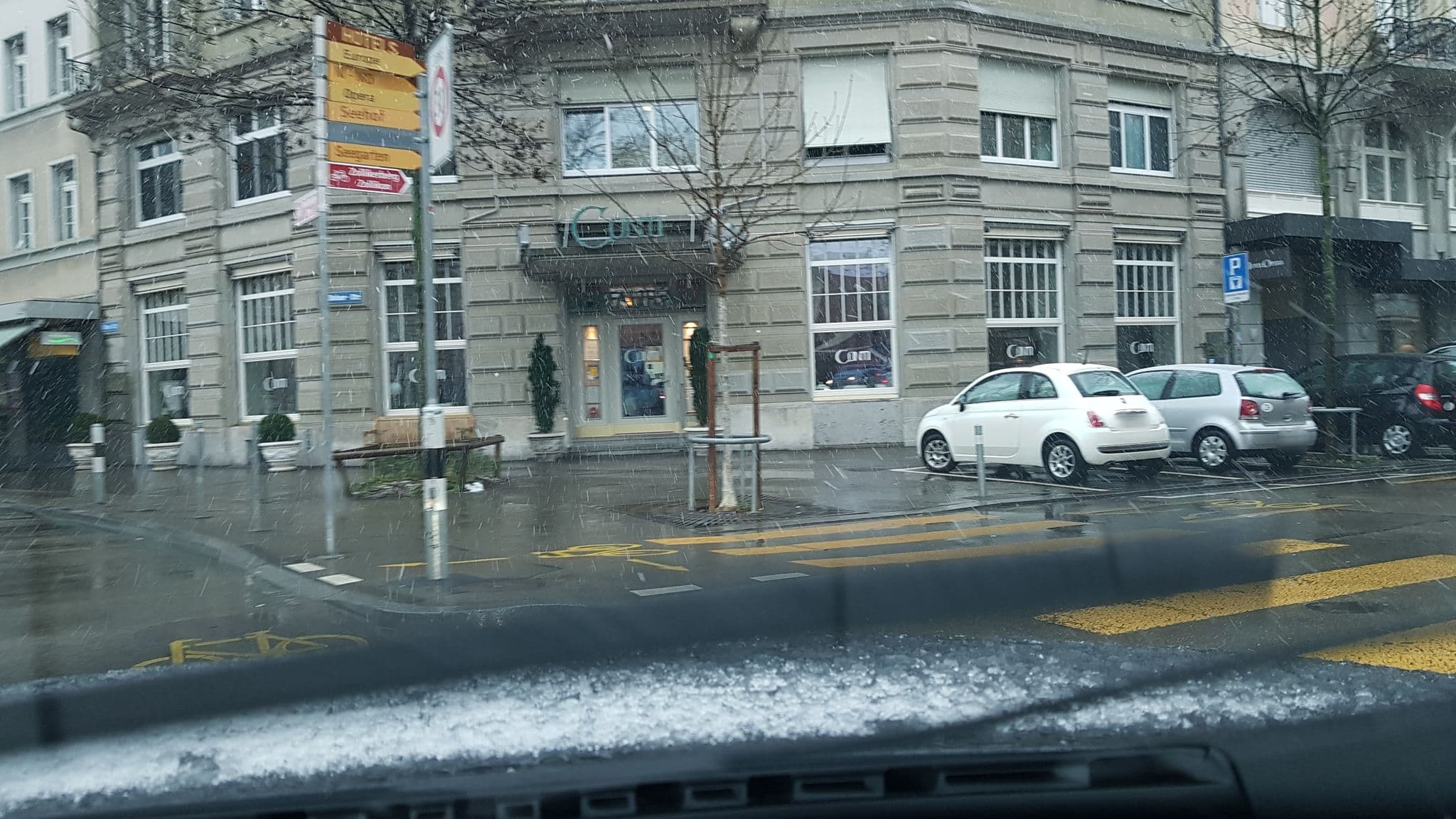 Street view near Apparthotel Ambassador, Zürich — © kashifmukh (CC BY-SA · Mapillary)