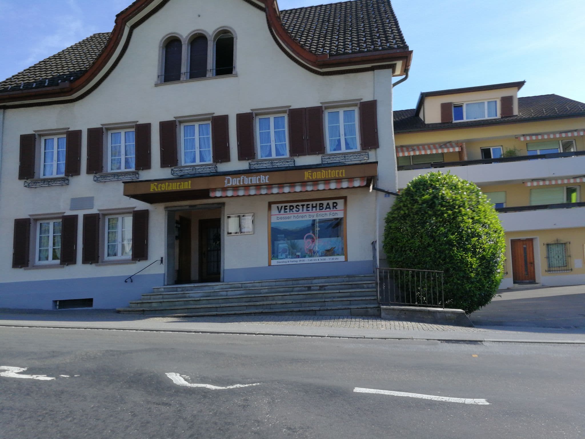 Street view near Bäckerei zur Dorfbrücke, Kaltbrunn — © barbe45 (CC BY-SA · Mapillary)