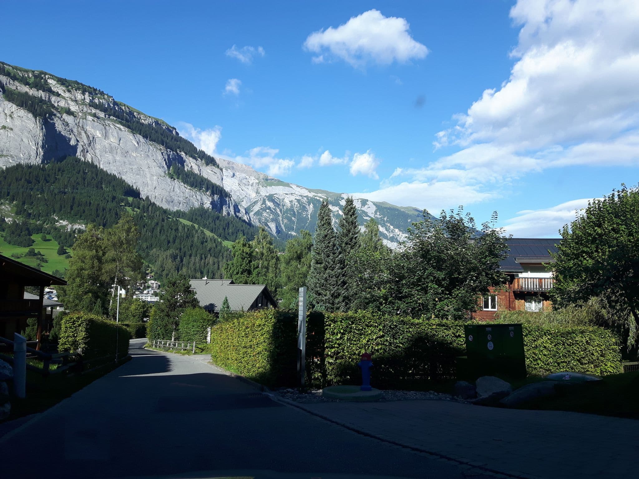 Street view near Backpacker Hotel Gutveina, Flims — © endszbrxns (CC BY-SA · Mapillary)