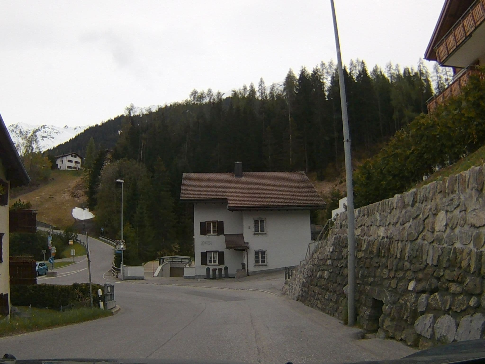 Street view near Waldhuus, Klosters Serneus — © oferi (CC BY-SA · Mapillary)