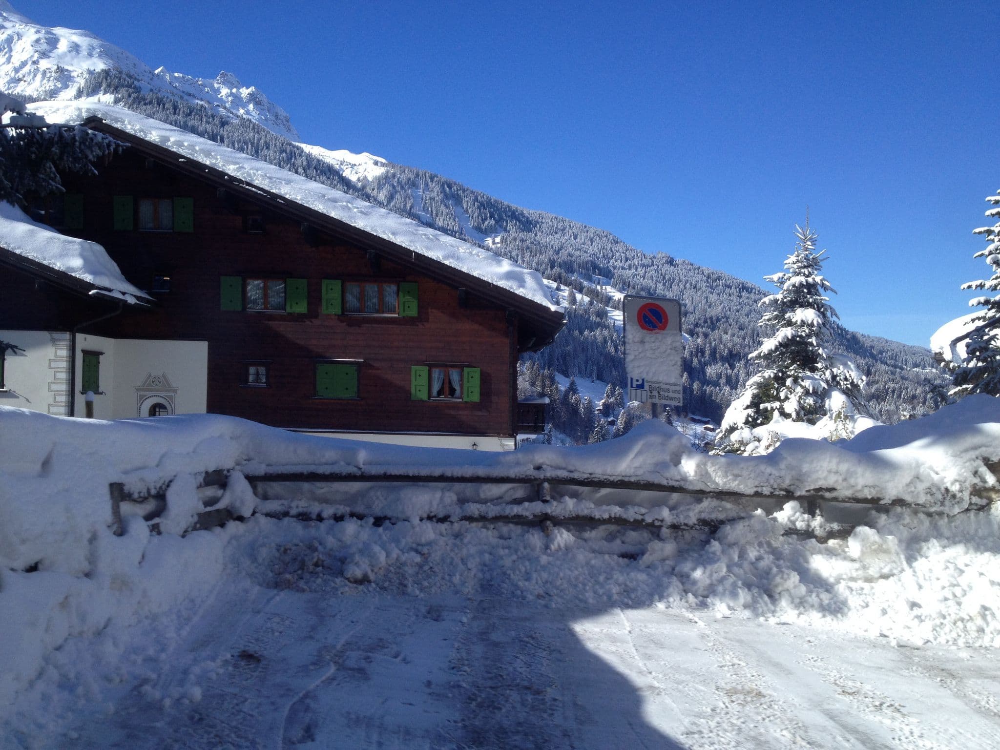 Street view near Garni Malein, Klosters Serneus — © elgaard (CC BY-SA · Mapillary)