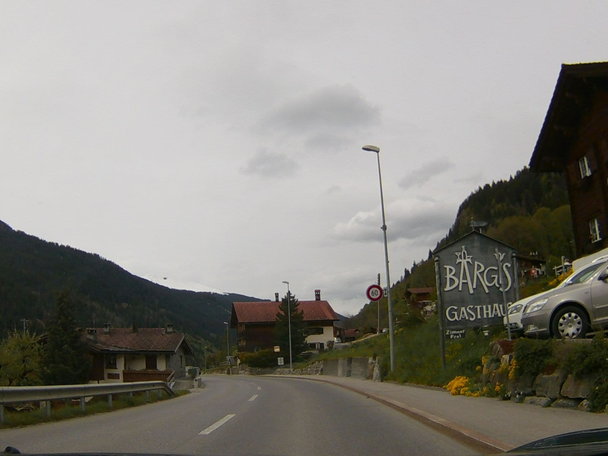 Street view near Chalet Rhaetia, Klosters Serneus — © oferi (CC BY-SA · Mapillary)