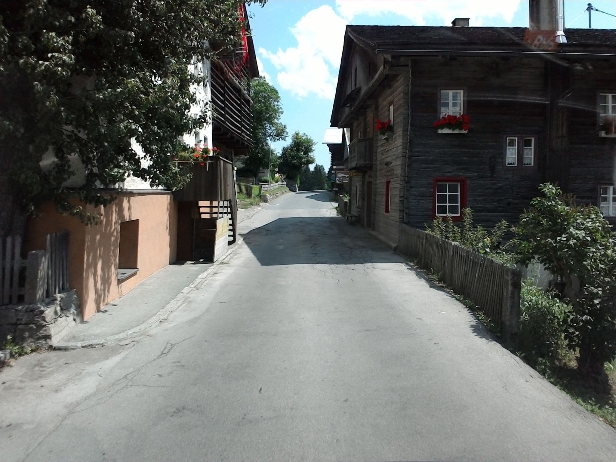 Street view near Haus Guggenberger, Tristach — © mprins (CC BY-SA · Mapillary)